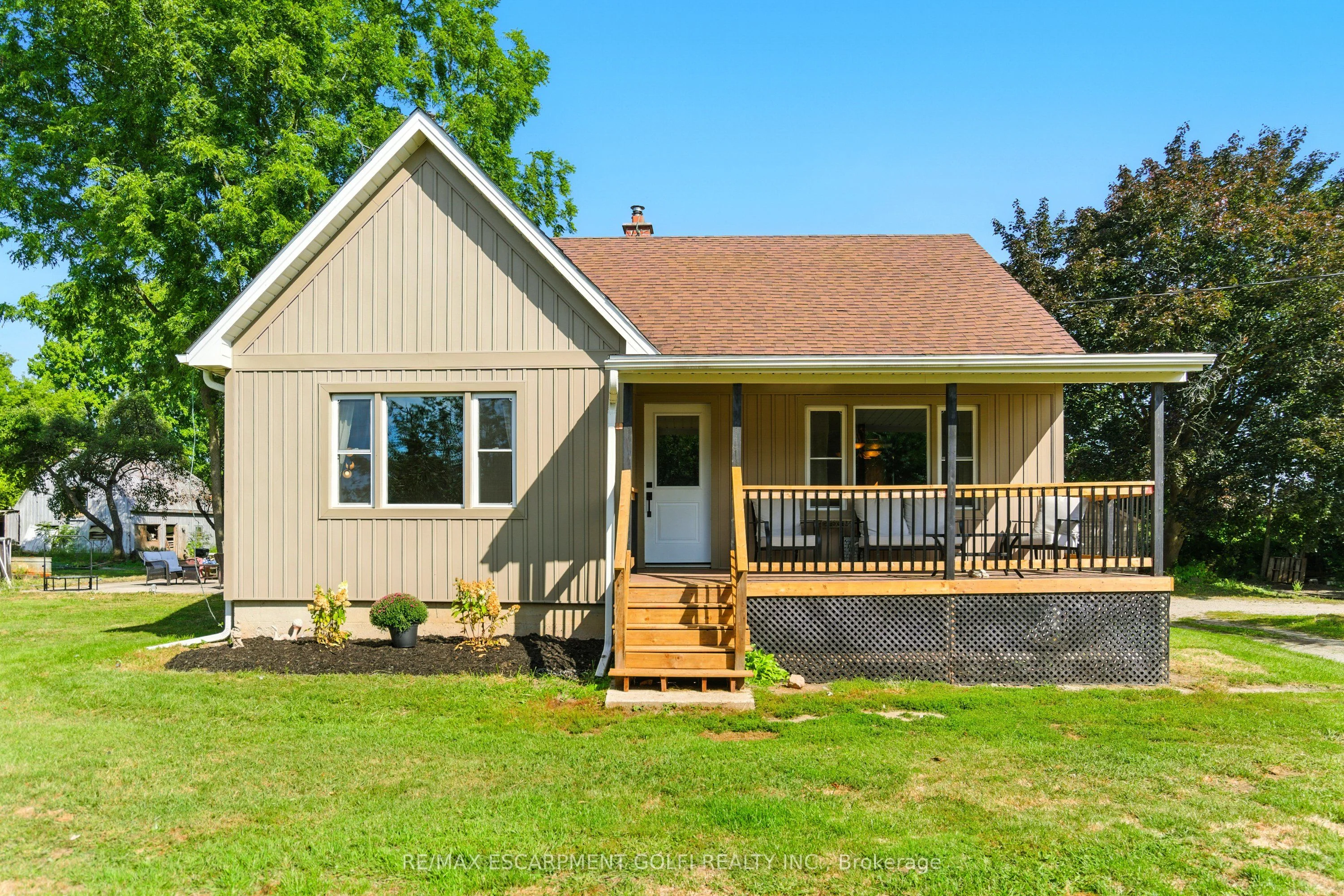 897 Thompson Road E, Norfolk, ON N0E 1Y0