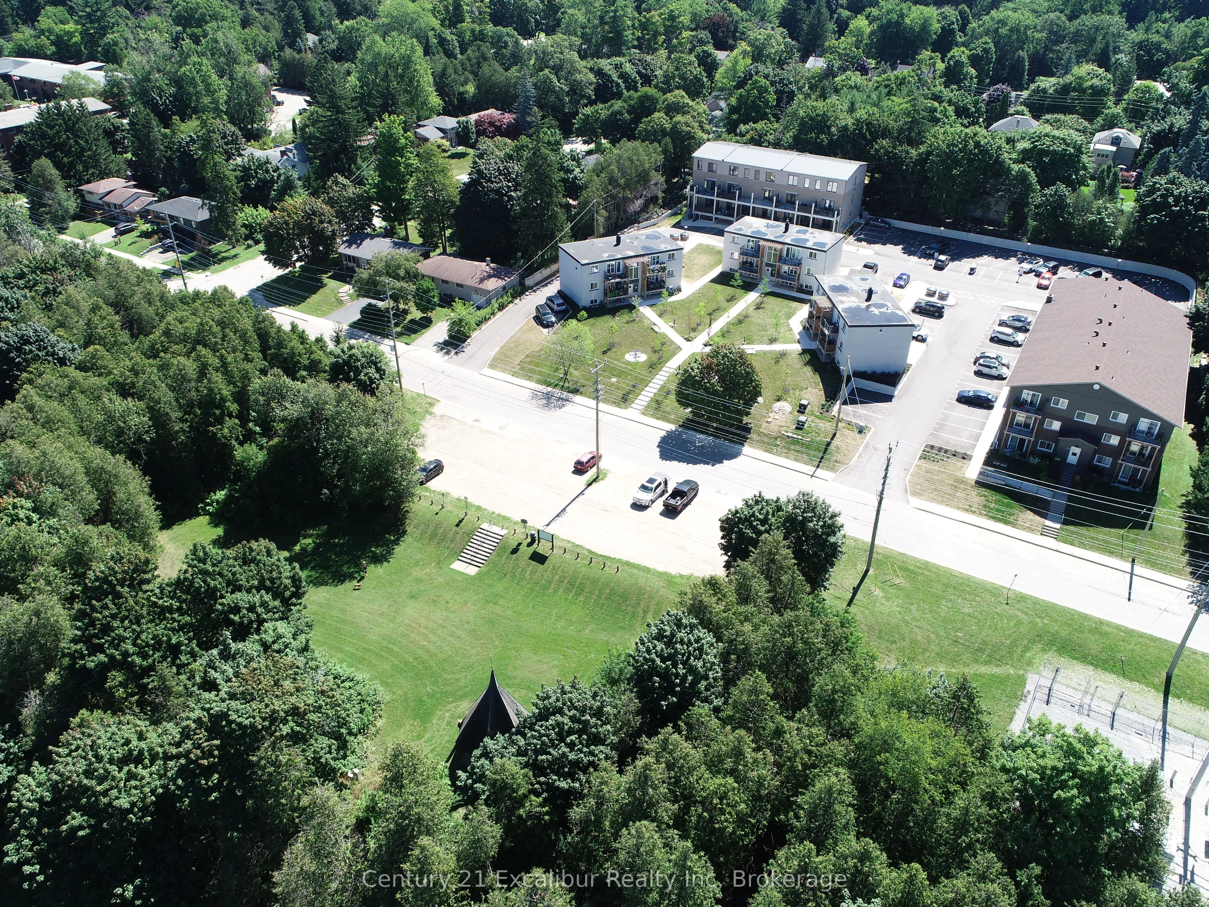 320 Queen Street E 5, Centre Wellington, ON N1M 1T4
