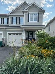 Att/Row/Townhouse in Hunt Club - Windsor Park Village and Area