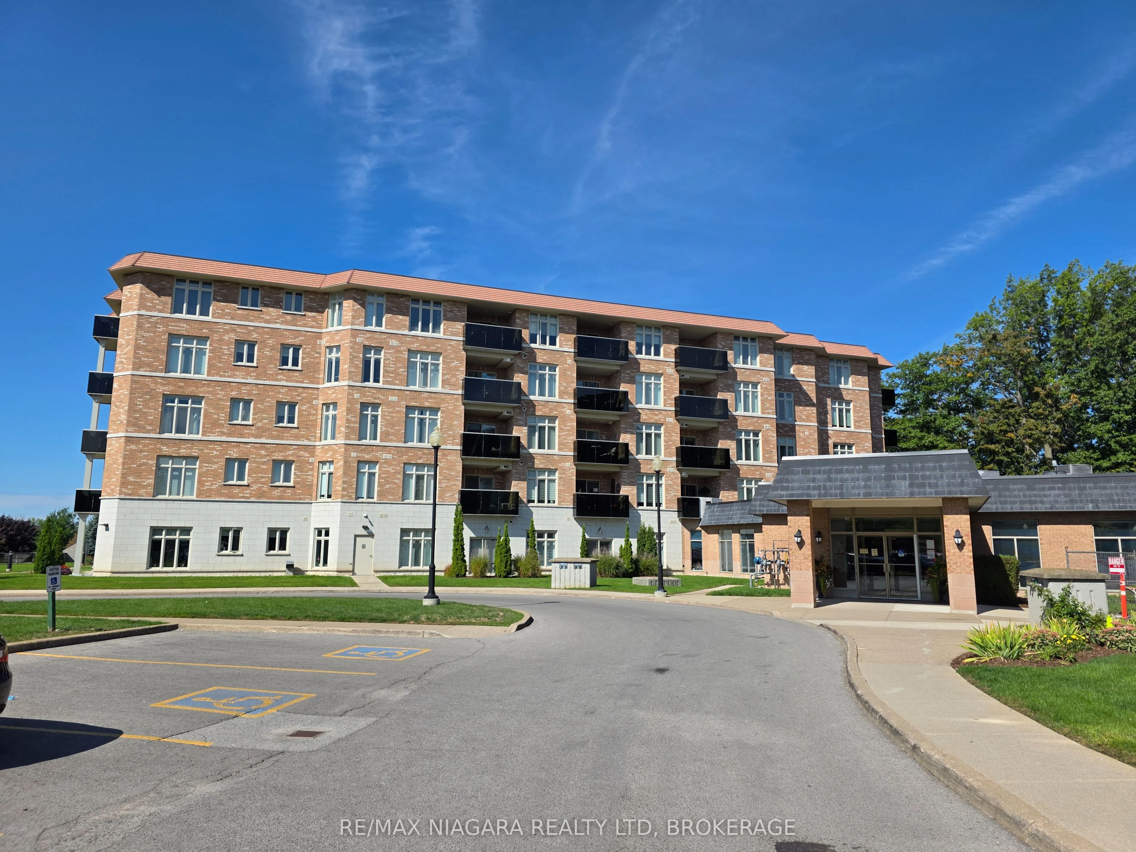 8111 Forest Glen Drive 531, Niagara Falls, ON L2H 2Y7