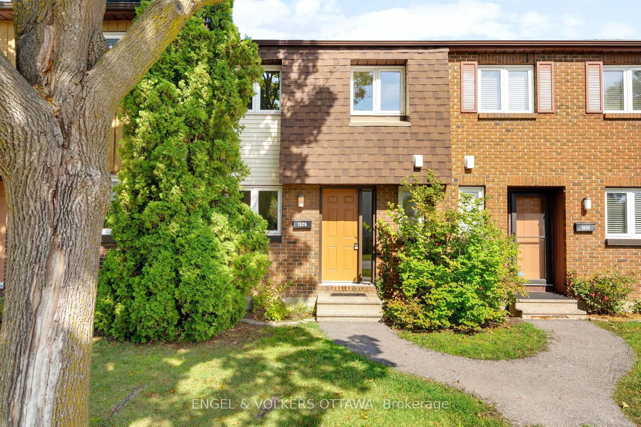 1529 Meadowbrook Road, Cyrville - Carson Grove - Pineview, ON K1B 5E2