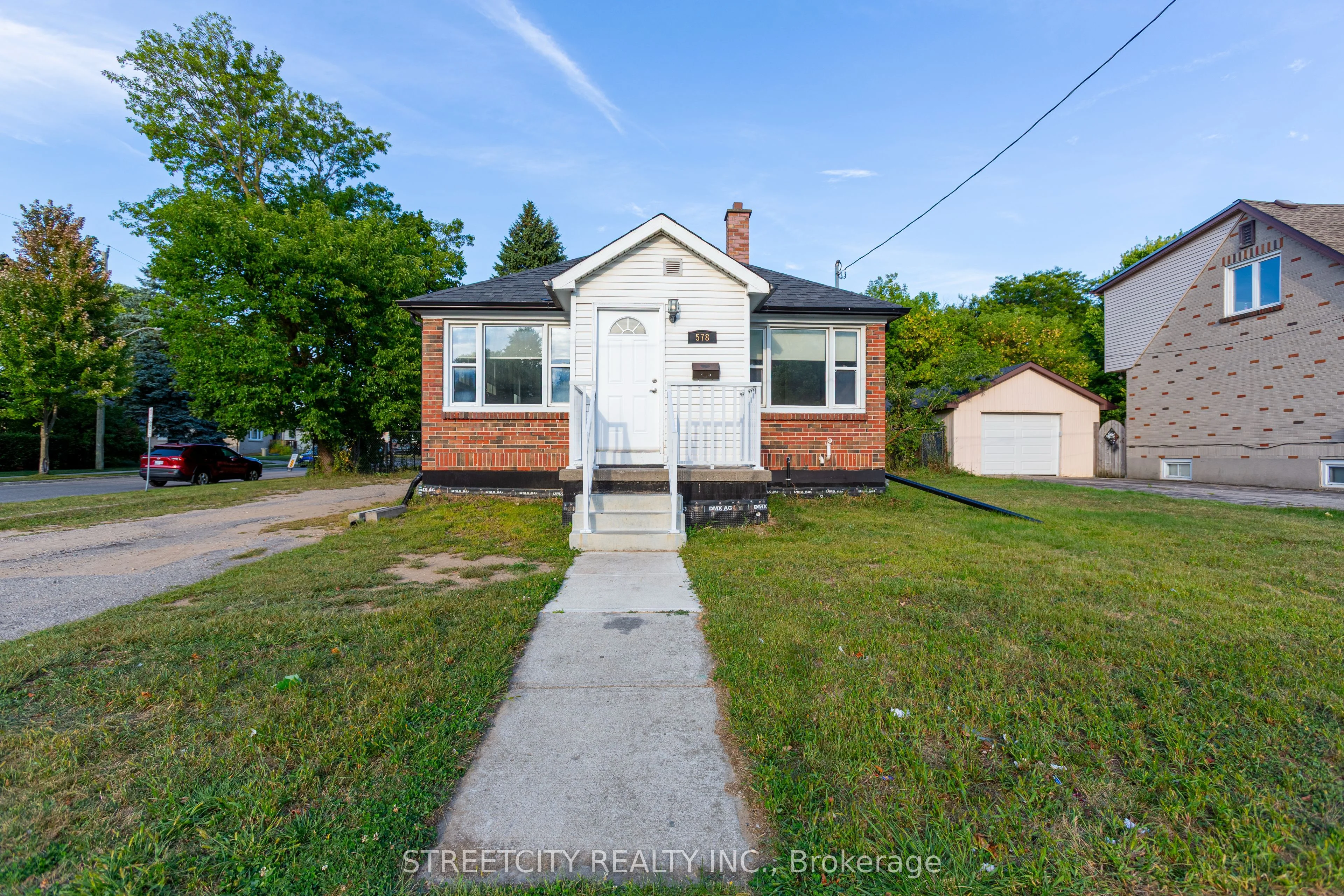 578 First Street, London East, ON N5V 1Z8