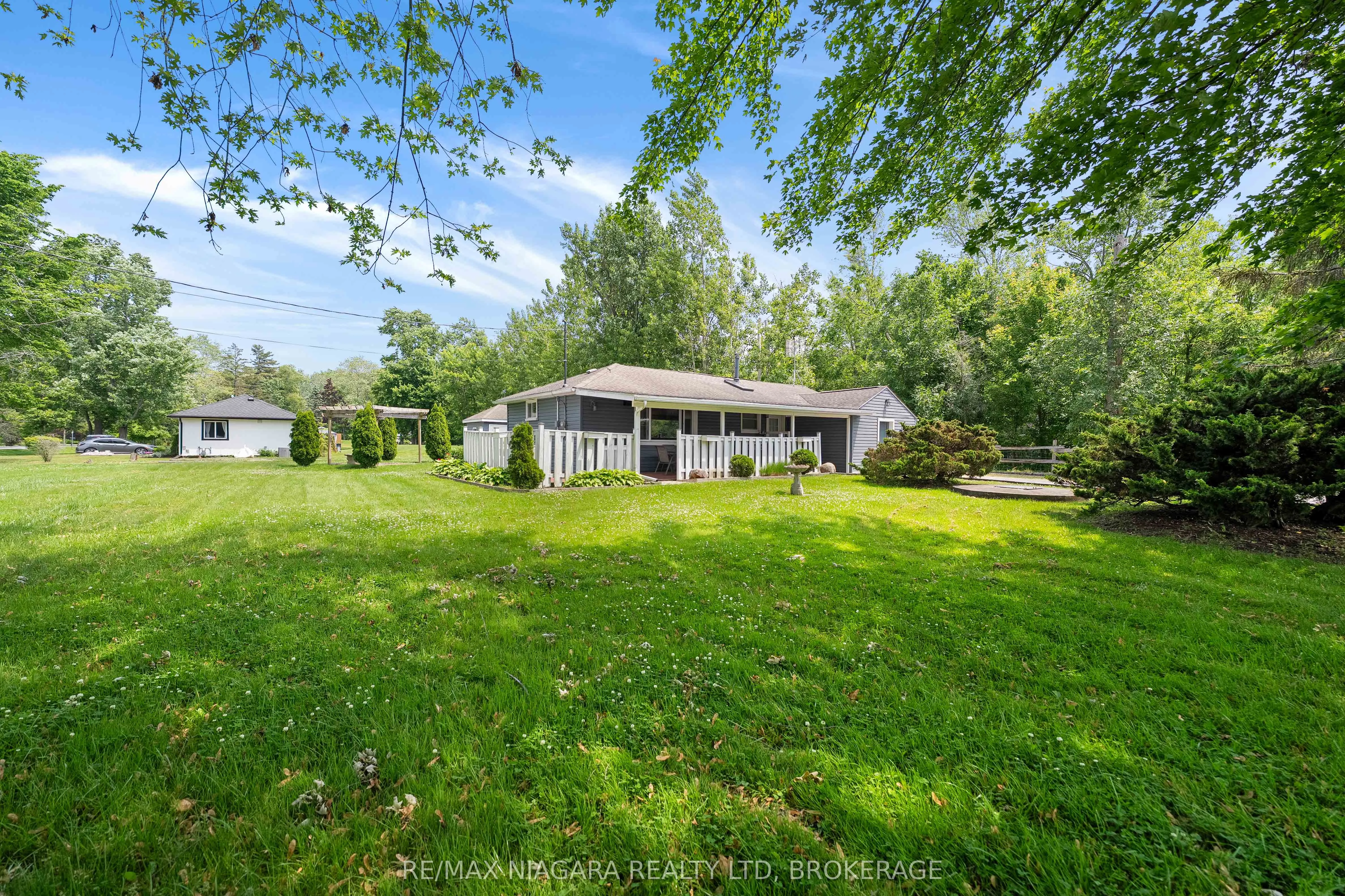527 Pinecrest Road, Port Colborne, ON L3K 5V3