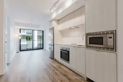 Condo Apartment in Hamilton