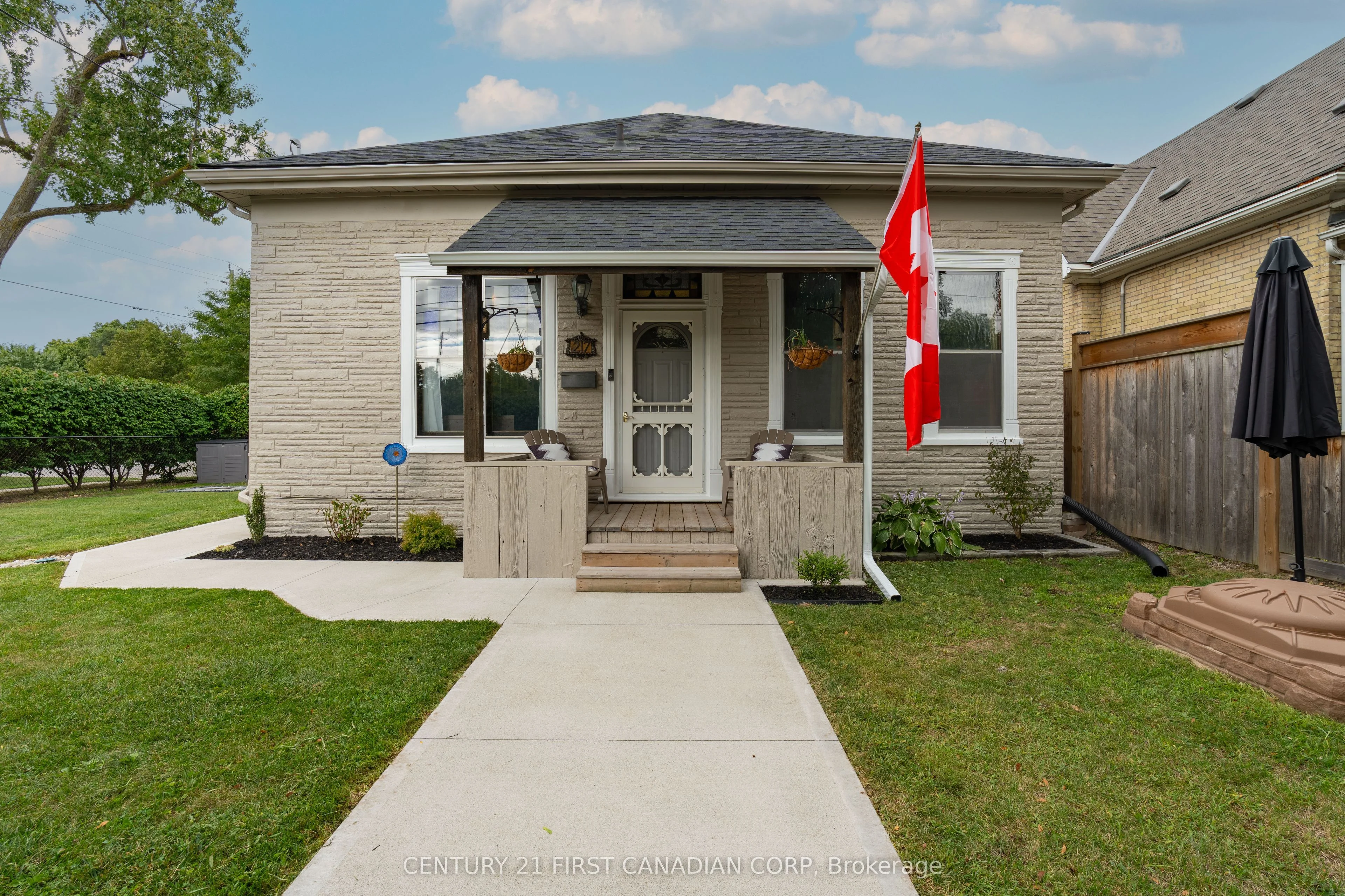 217 Waterloo Street, London East, ON N6B 2N2