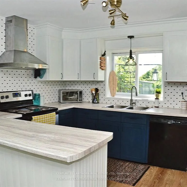 30 Stanley Street, Prince Edward County, On K0k 1g0