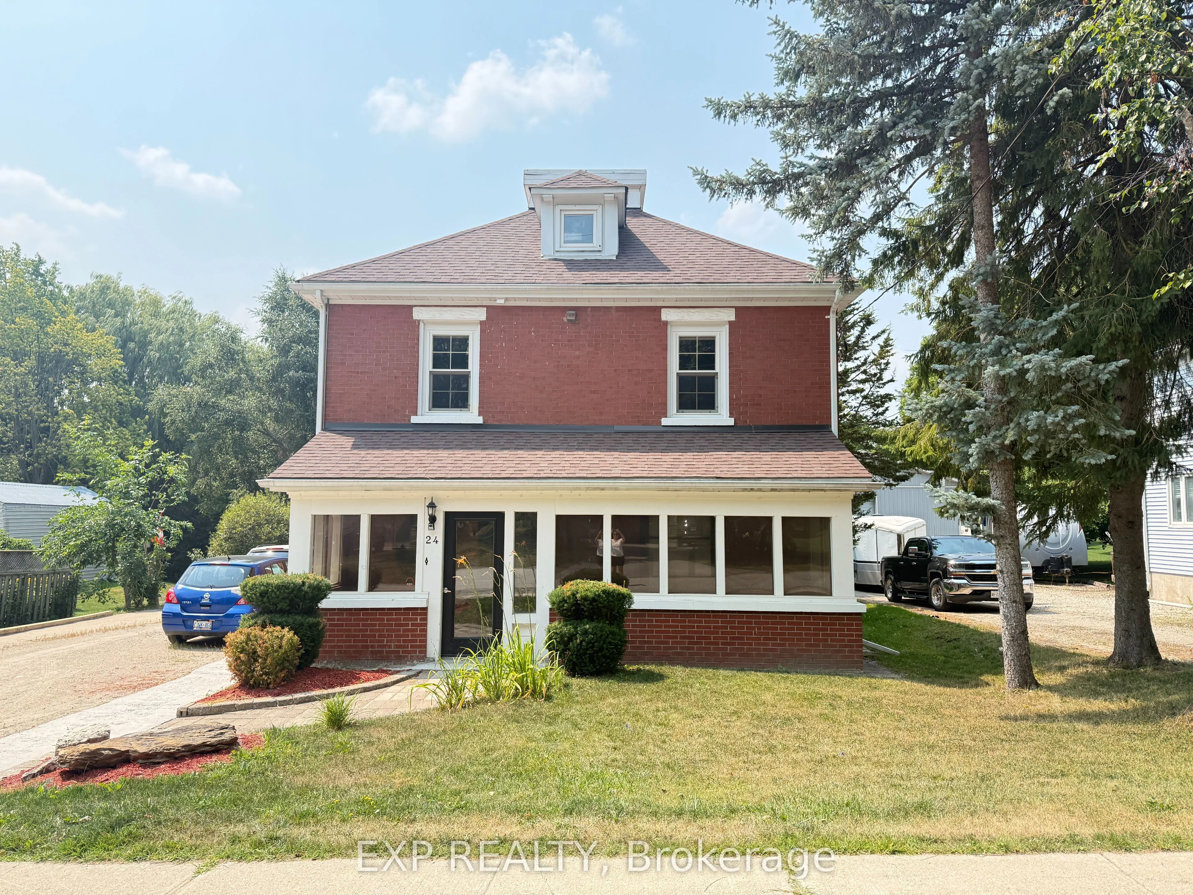 24 Emma Street, East Luther Grand Valley, ON L9W 5N5