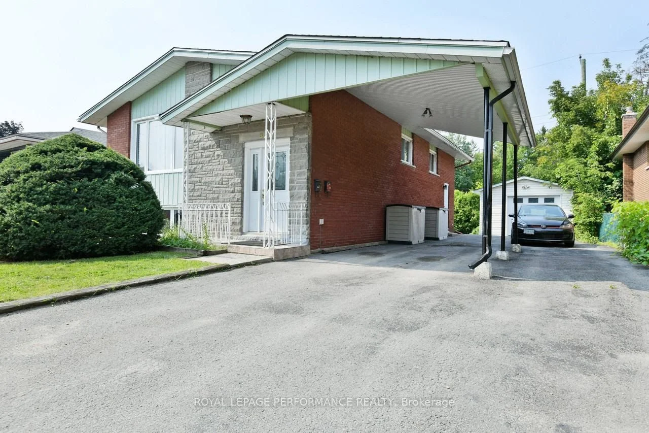 321 Lavergne Street 2, Vanier and Kingsview Park, ON K1L 5E2