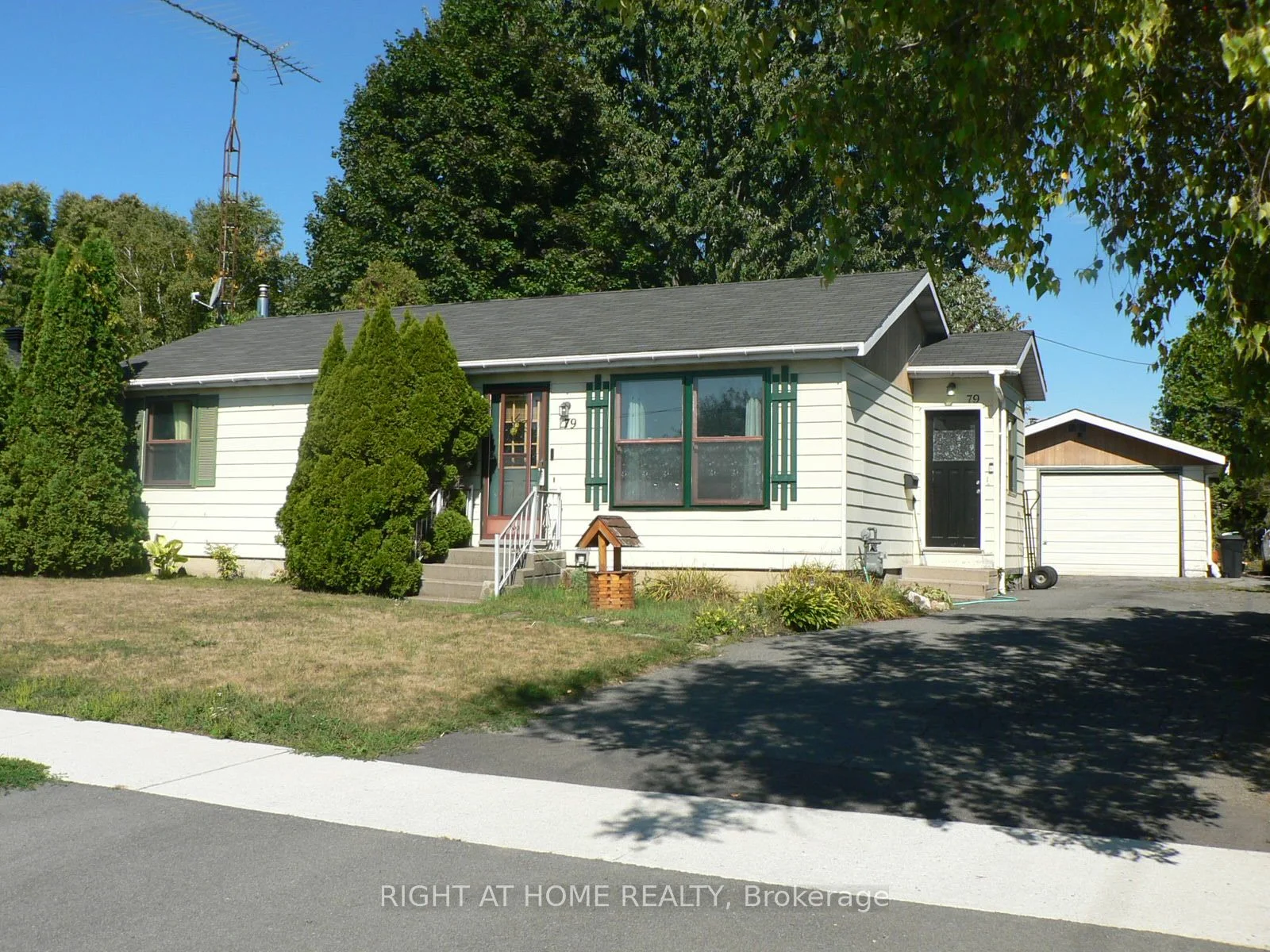79 St Lawrence Street, South Stormont, ON K0C 1M0