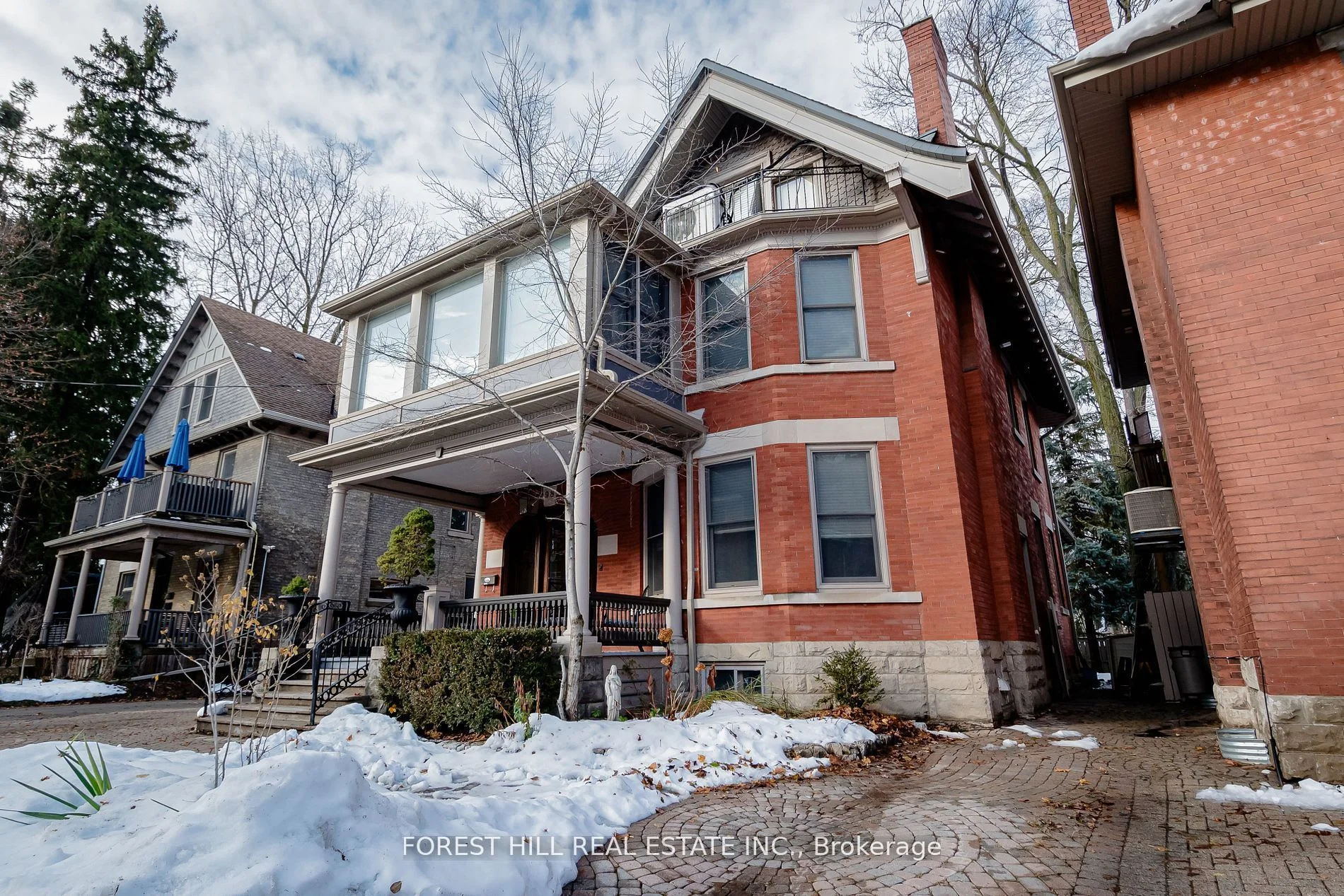 98 Central Avenue, London East, On N6a 1m4