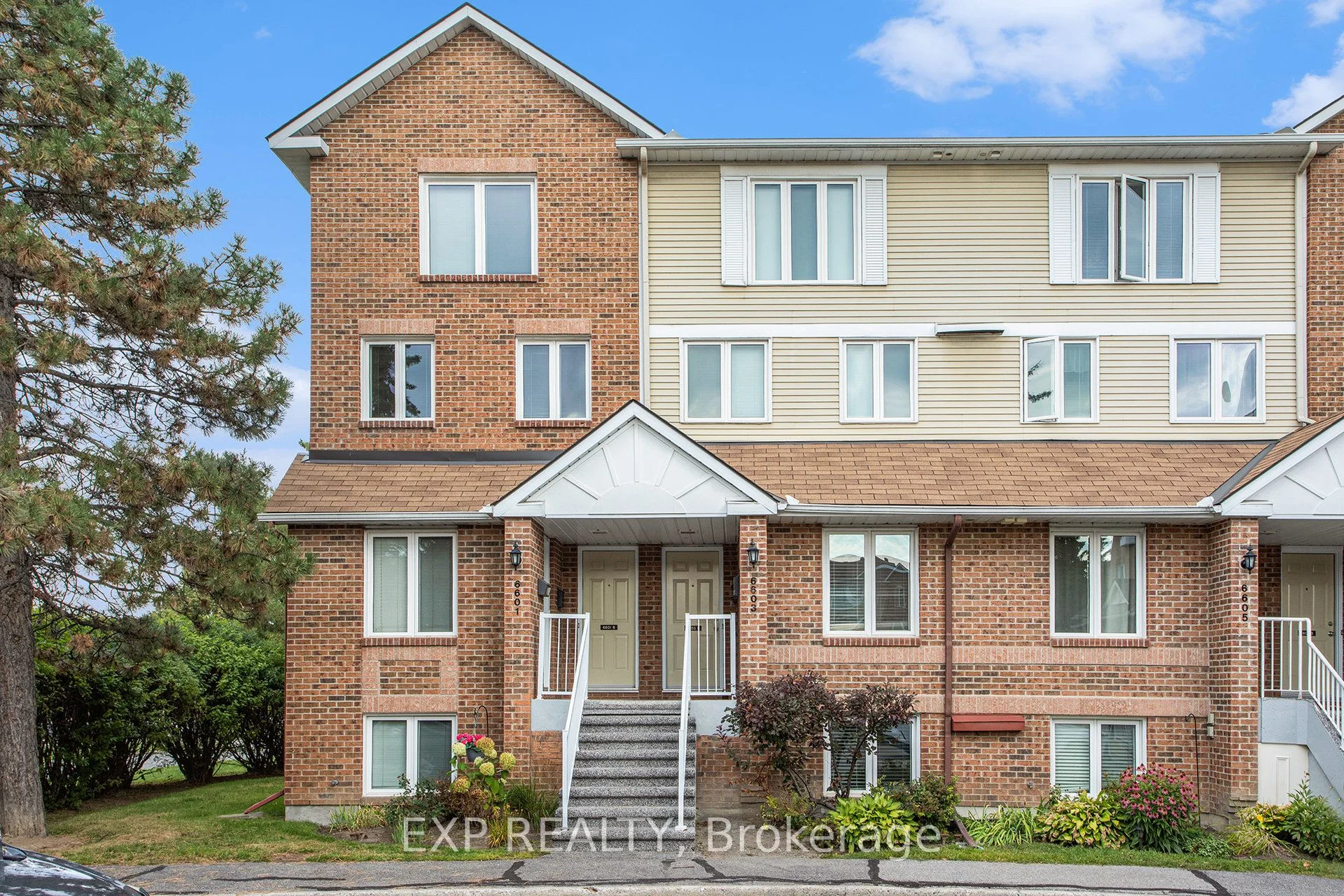 Condo Townhouse in Orleans - Convent Glen and Area