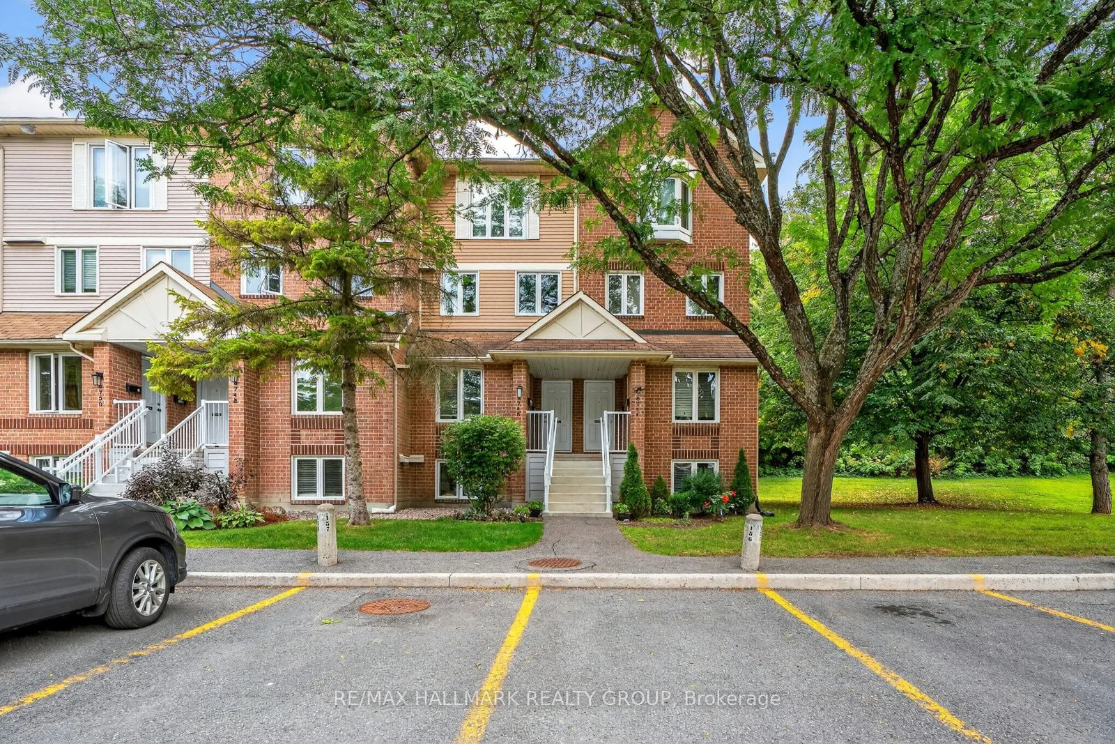 6746 Jeanne DArc Boulevard B, Orleans - Convent Glen and Area, ON K1C 6E9