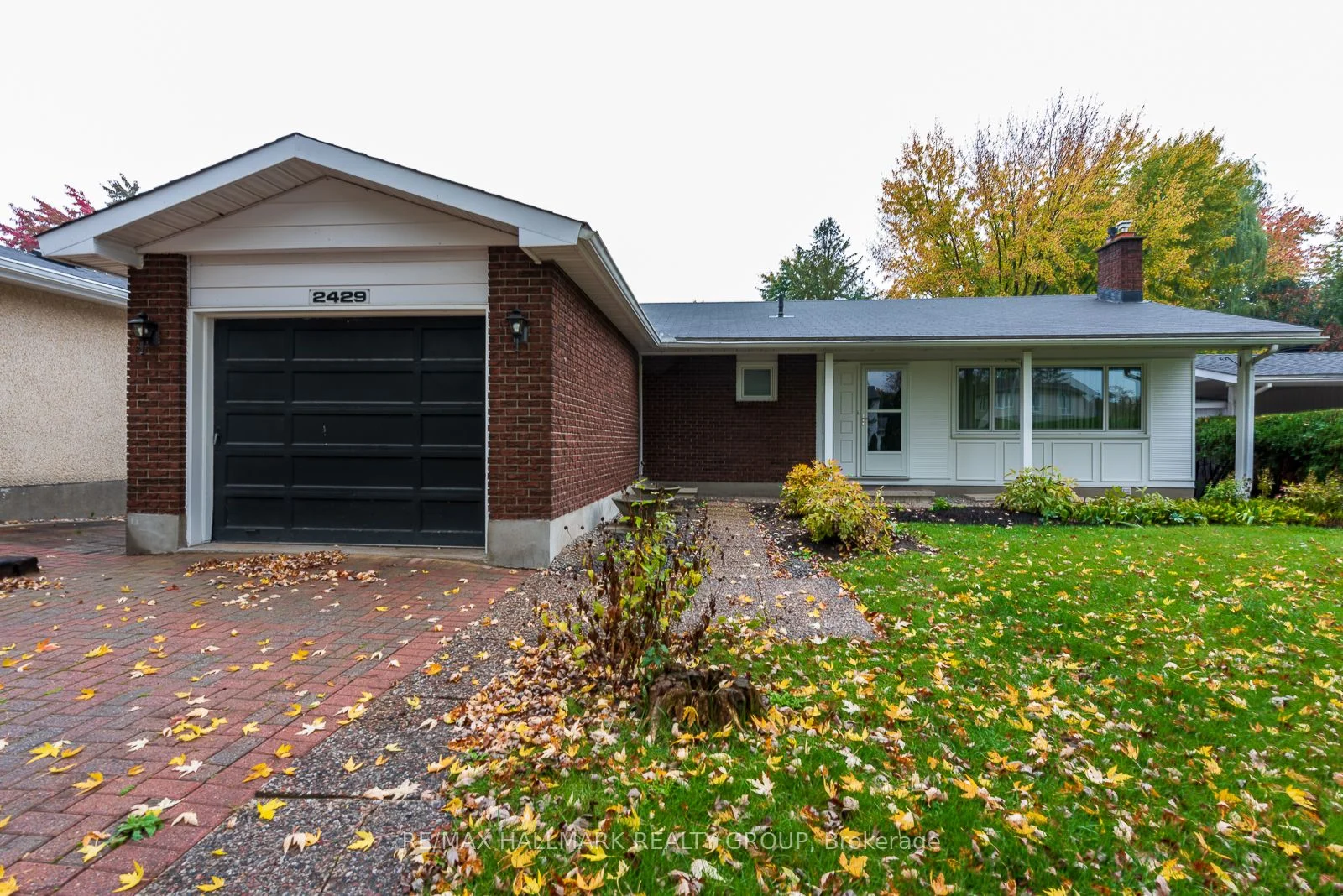 Detached in Beacon Hill North - South and Area