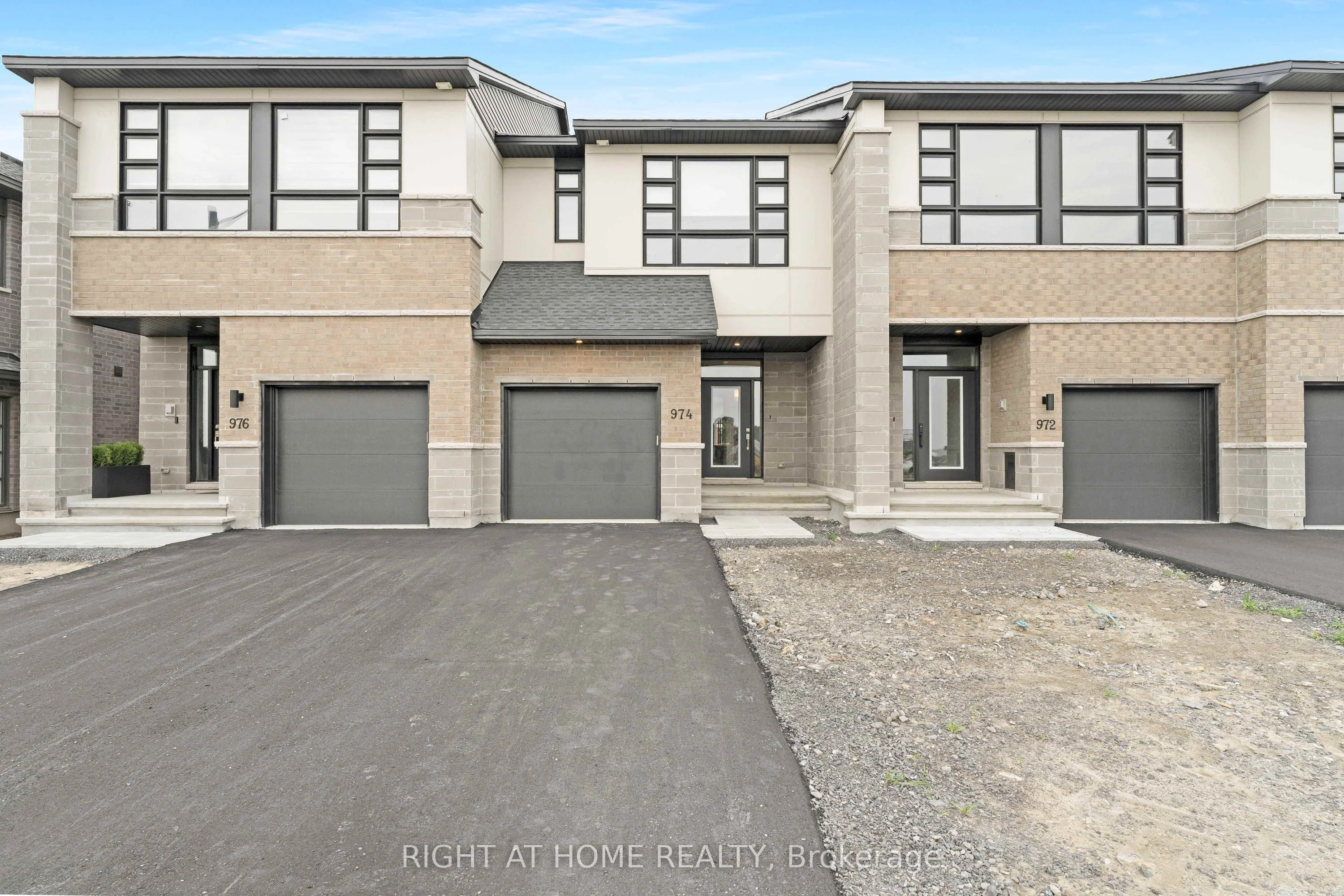 974 Acoustic Way, Blossom Park - Airport And Area, On K4m 0r1