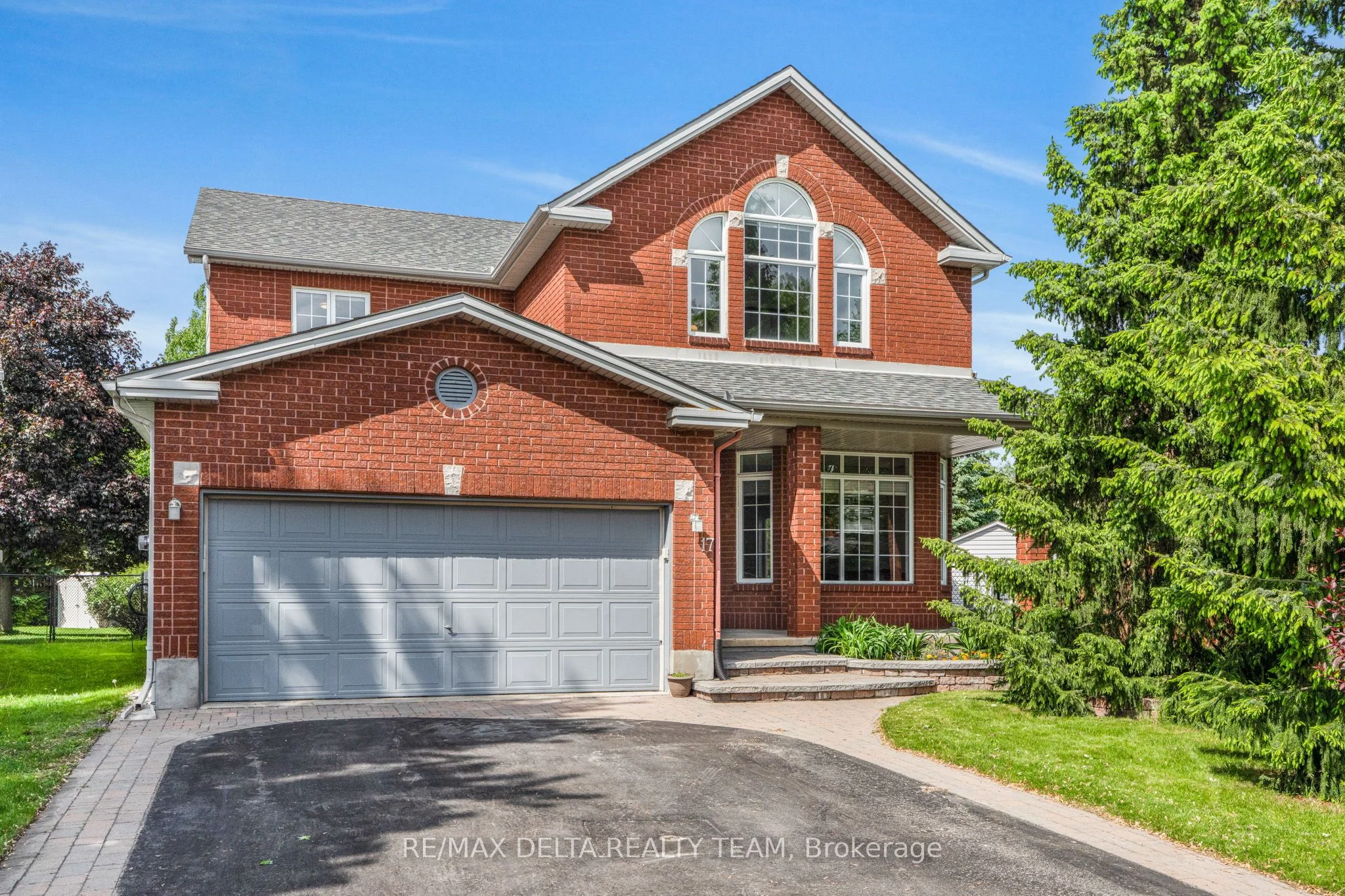 Detached in Overbrook - Castleheights and Area