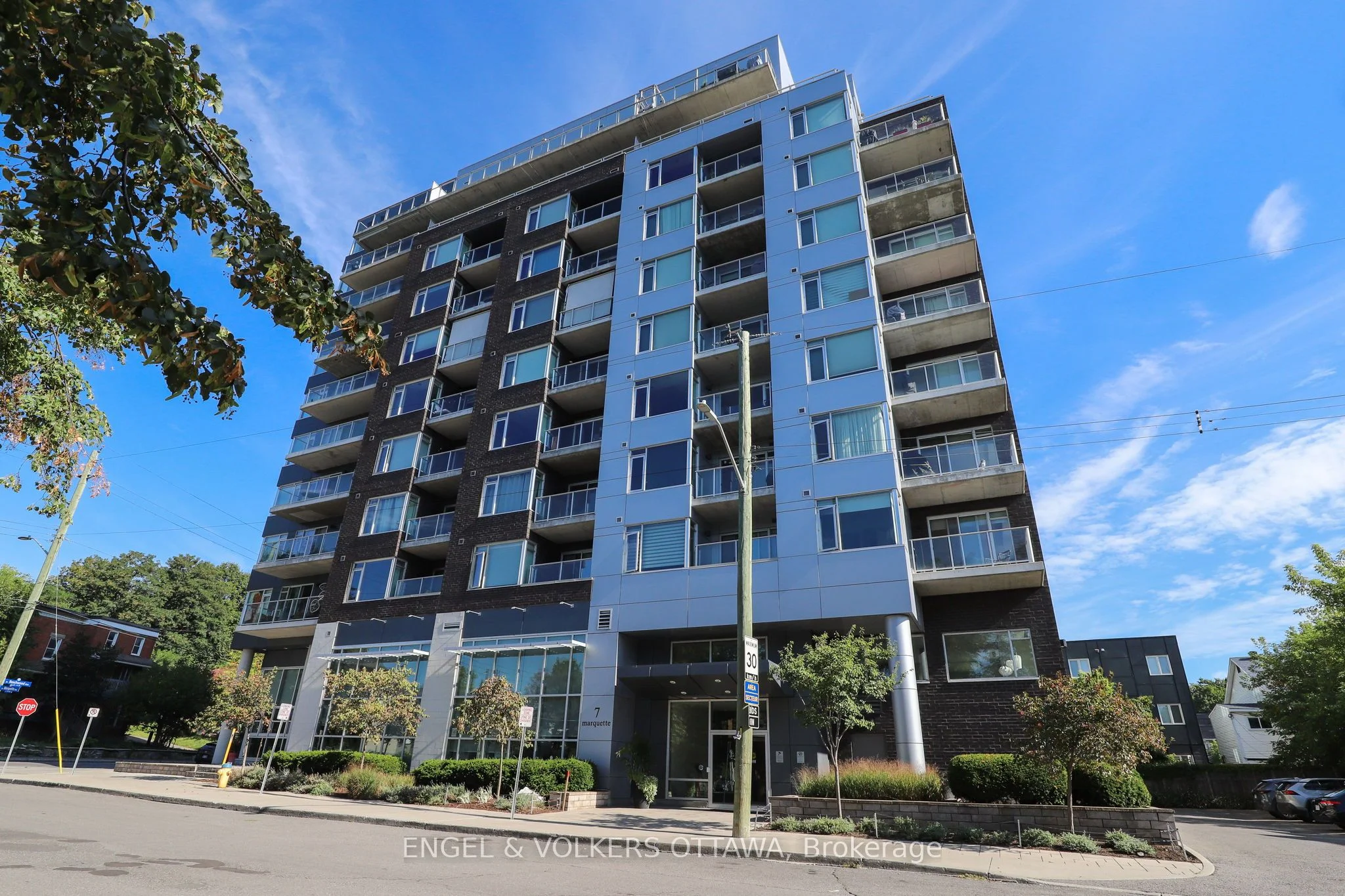 7 Marquette Avenue 813, Vanier And Kingsview Park, On K1l 8a7