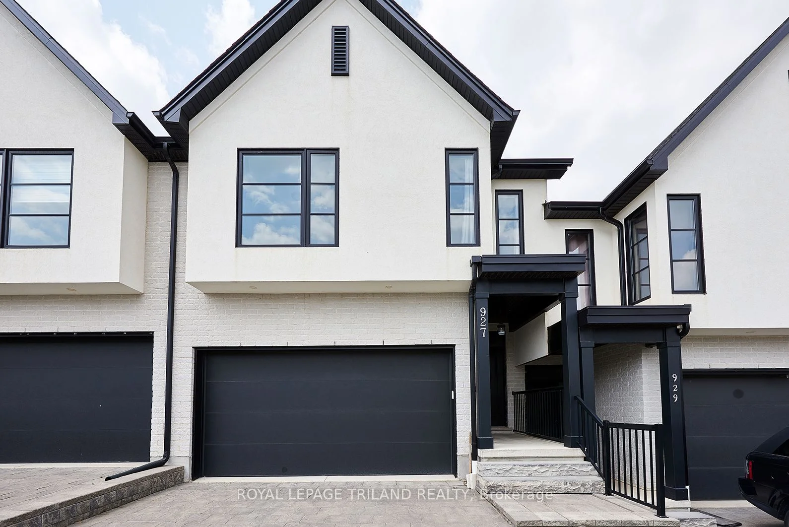 927 Upper Point Avenue, London South, ON N6K 0L1