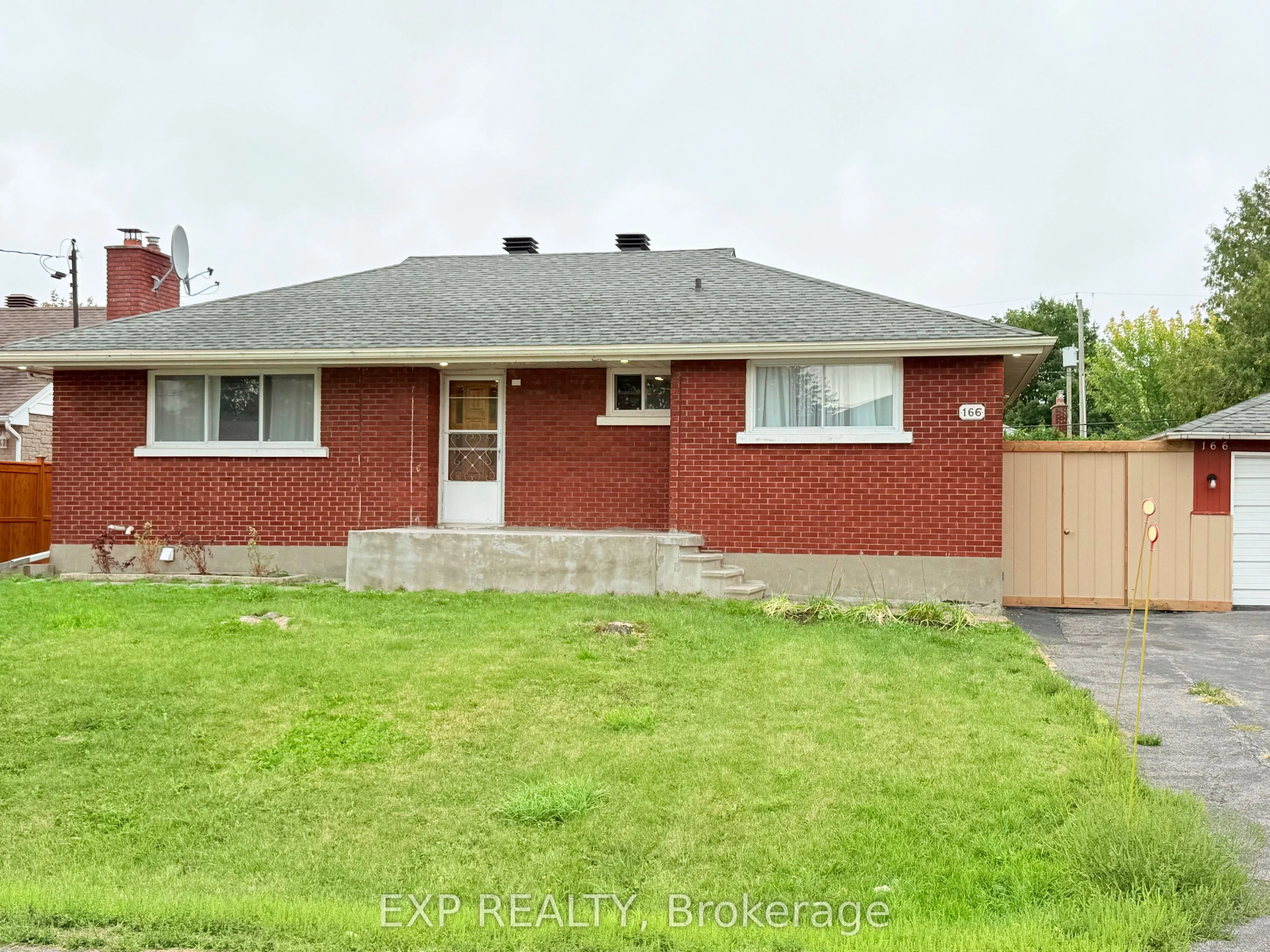 166 Oakridge Boulevard, Meadowlands - Crestview and Area, ON K2G 2V2