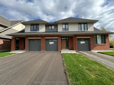 Att/Row/Townhouse in Kanata