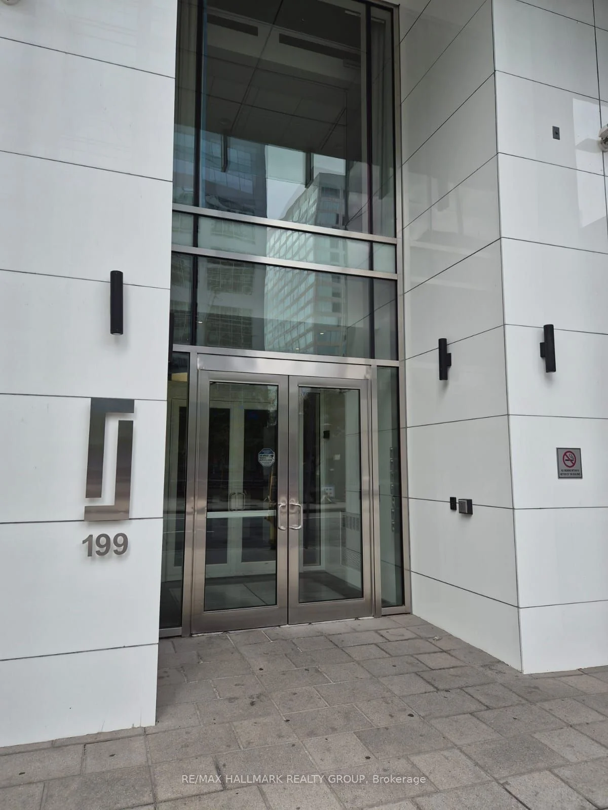 199 Slater Street 1704, Ottawa Centre, On K1p 5n5