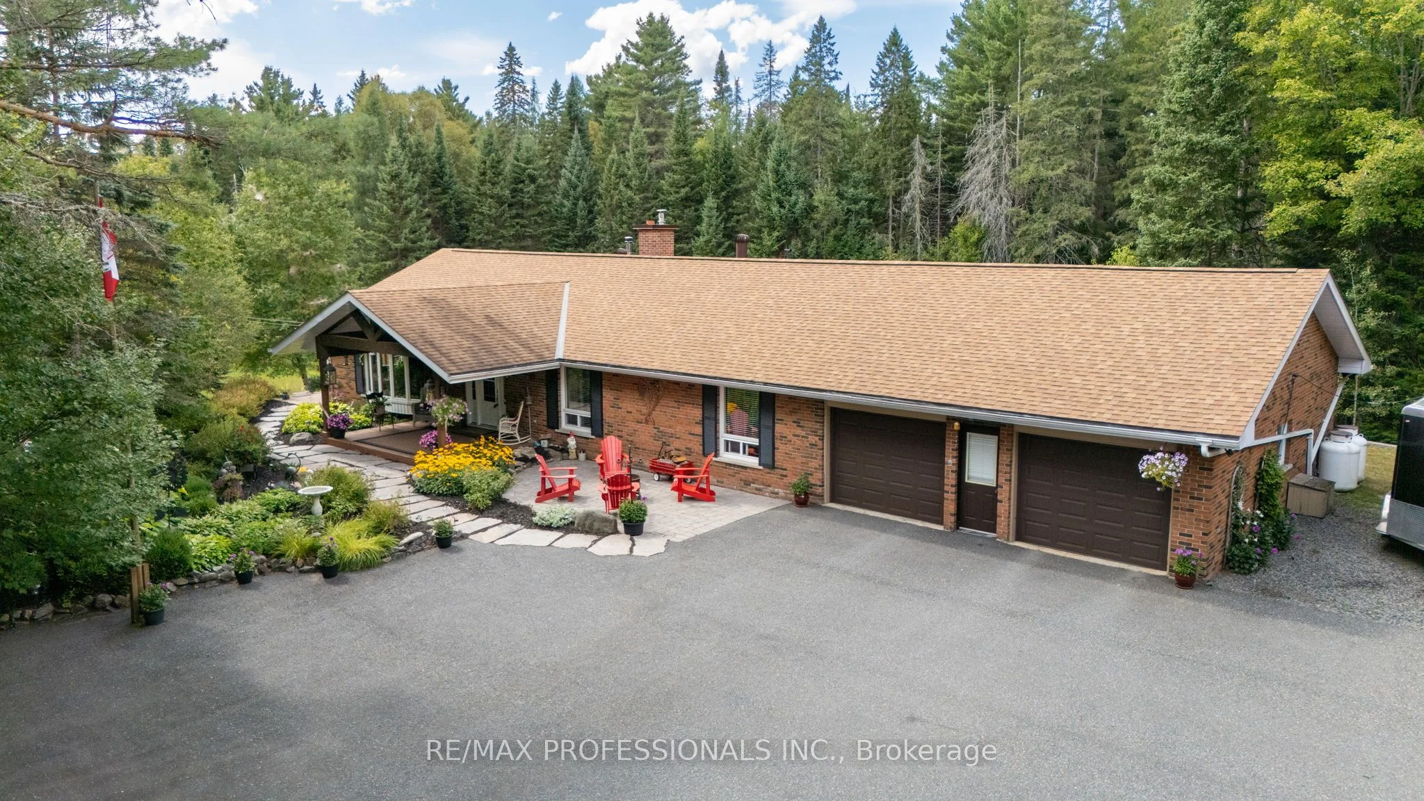 127 South Lancelot Road, Huntsville, On P0b 1m0