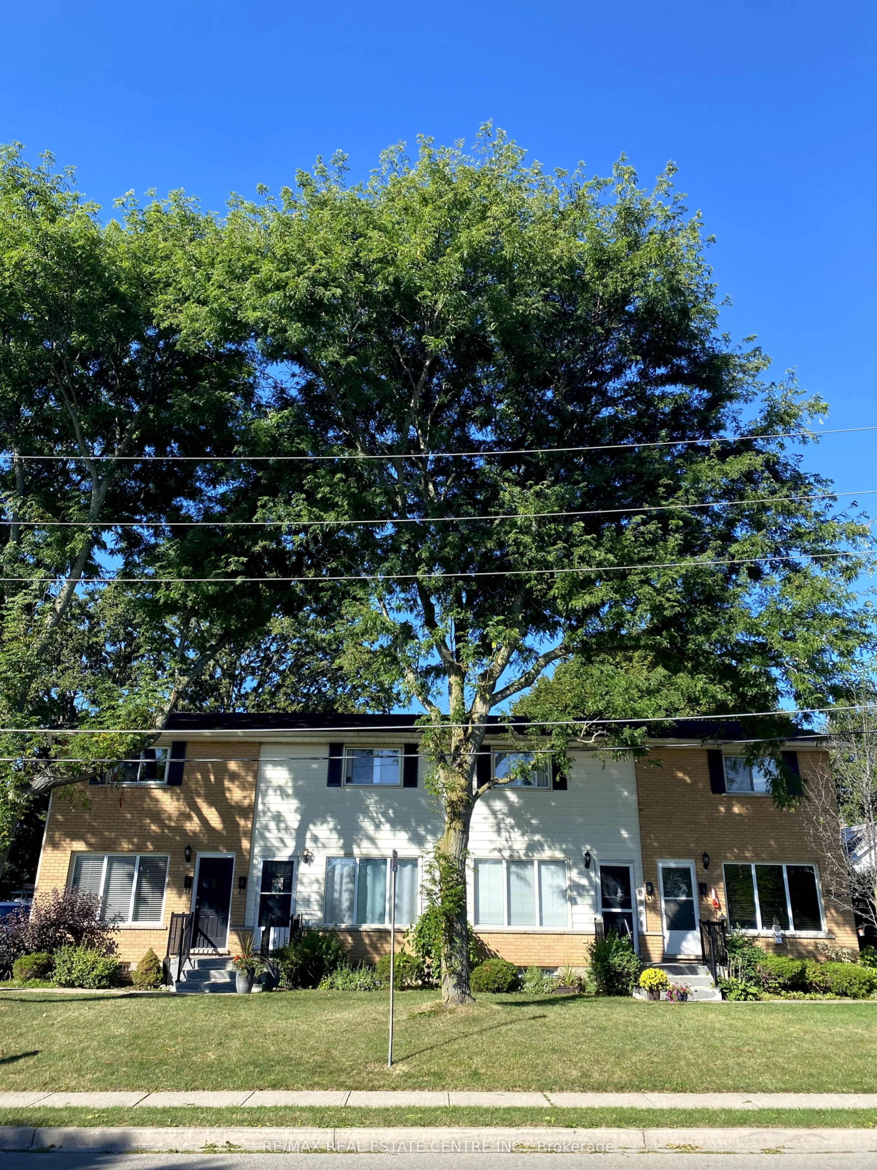 14 Chalmers Street S 4, Cambridge, ON N1R 5B2