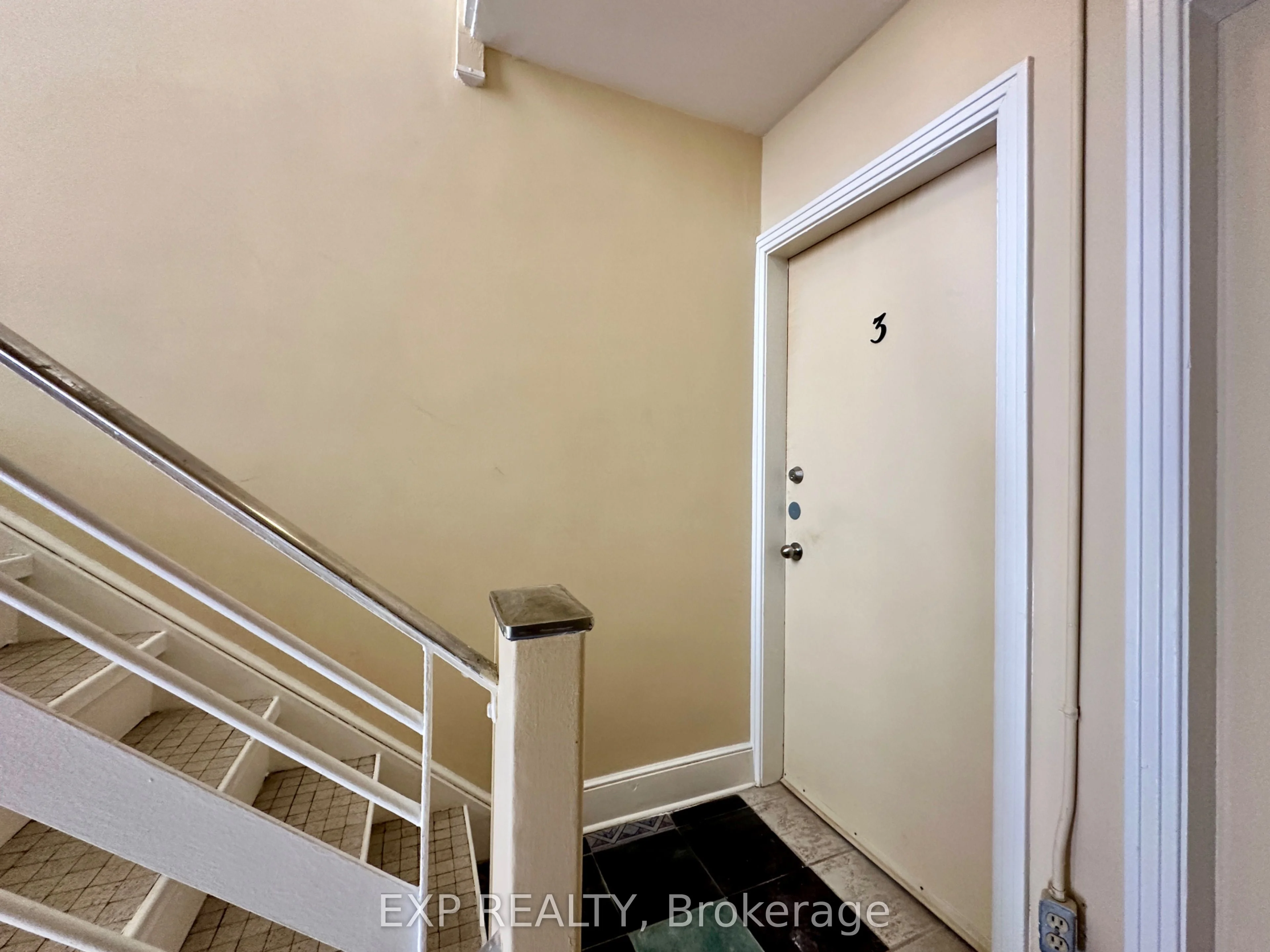 839 KIRKWOOD Avenue 3, Carlington - Central Park, ON K1Z 5Y1