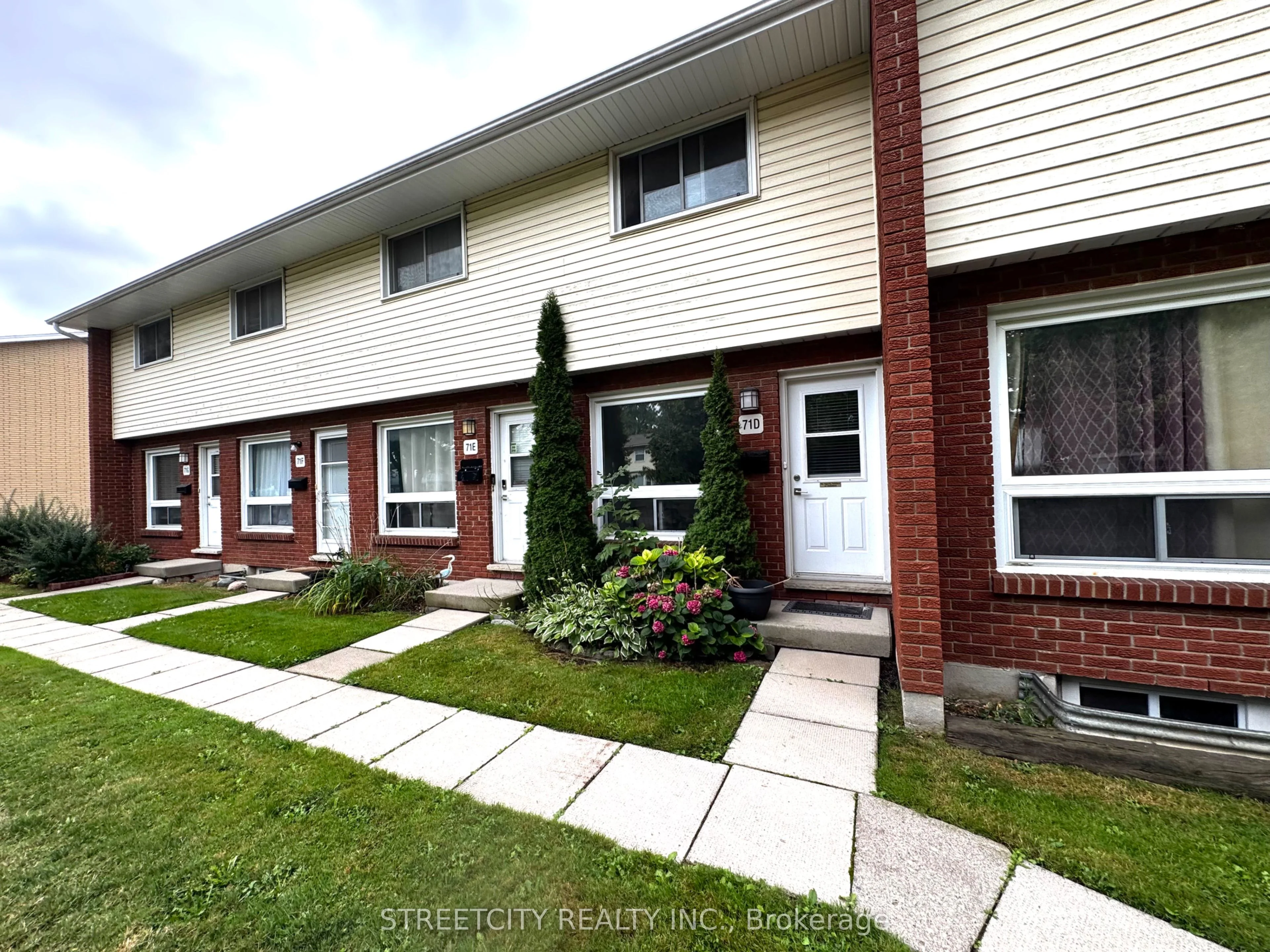 71 WELLESLEY Crescent D, London East, ON N5V 1J6