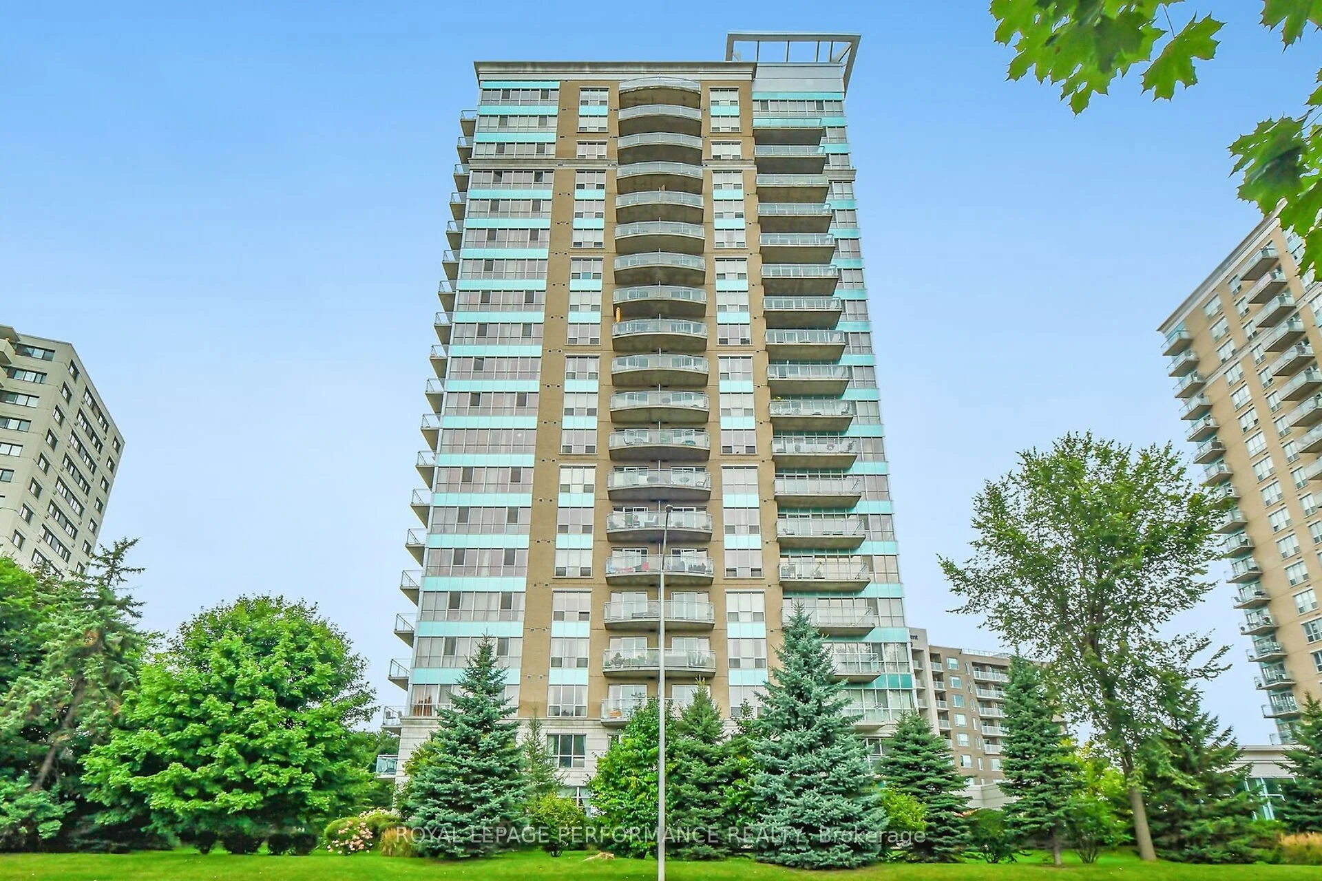 70 Landry Street 1807, Vanier and Kingsview Park, ON K1L 0A8