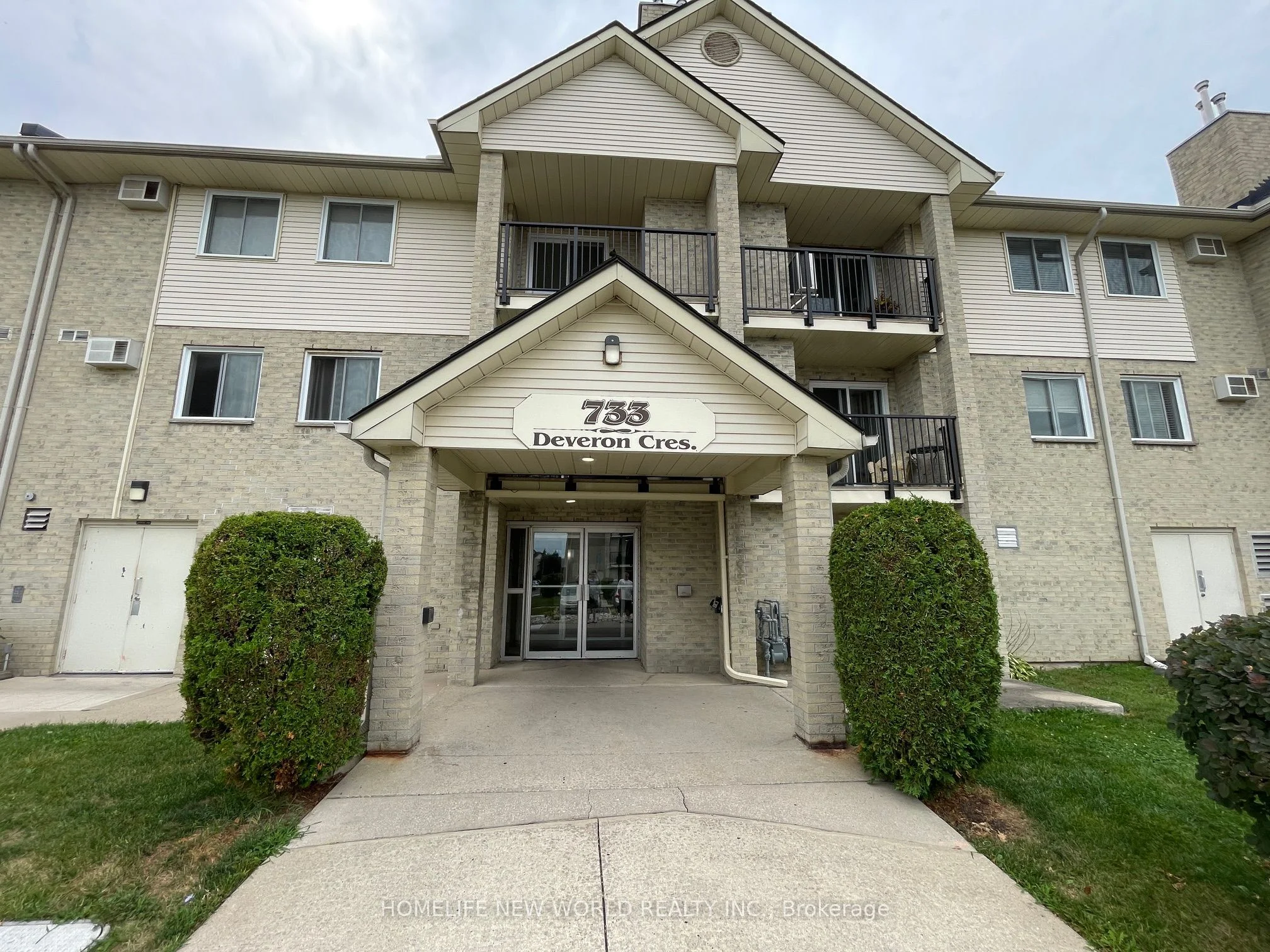 733 Deveron Crescent 317, London South, ON N5Z 4X7