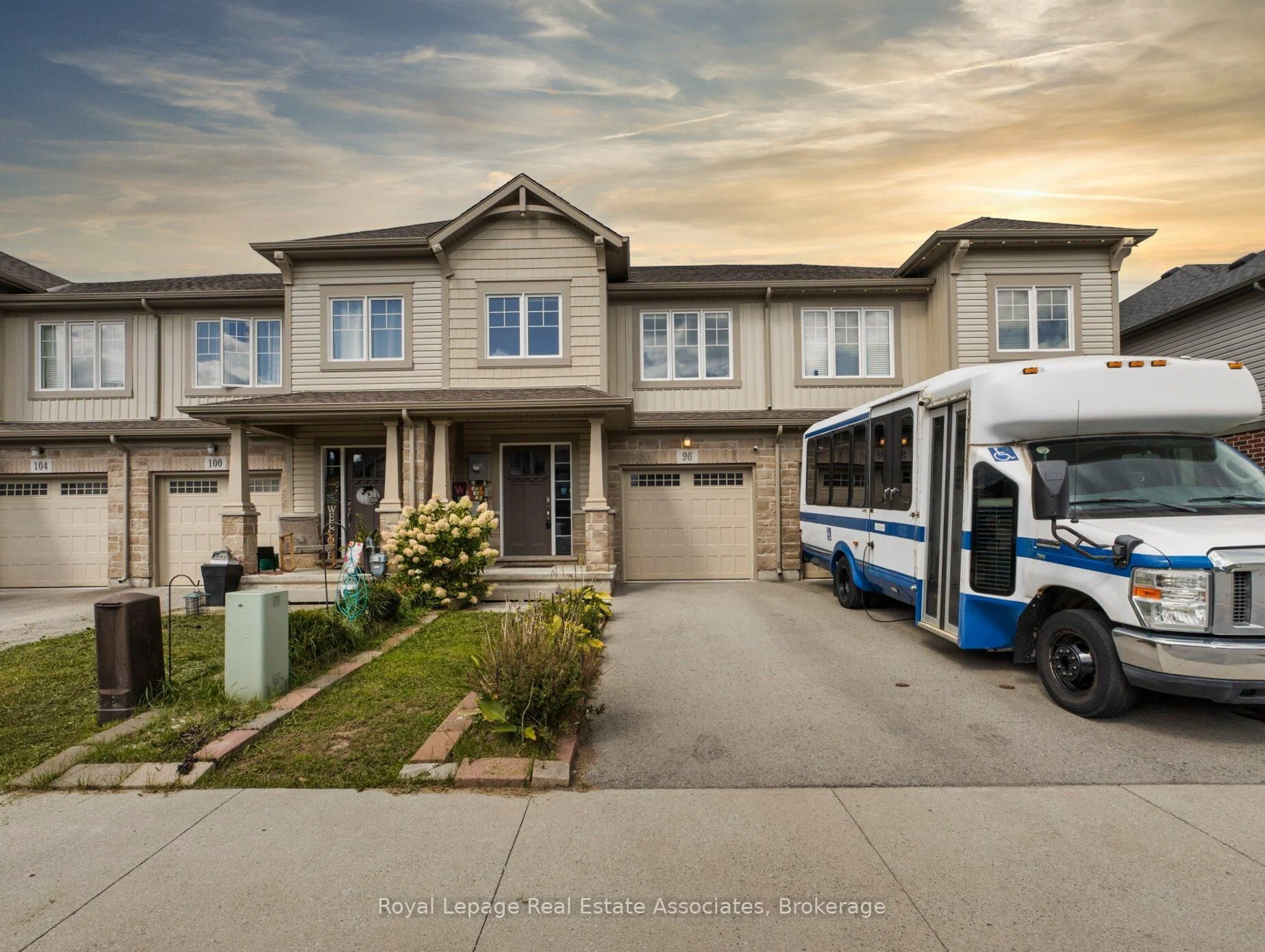 96 Monarch Street, Welland, ON L3C 0G6