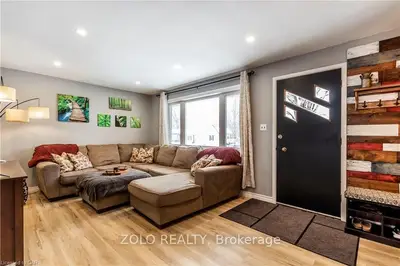 Detached in Woodstock