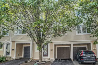 Att/Row/Townhouse in Cyrville - Carson Grove - Pineview