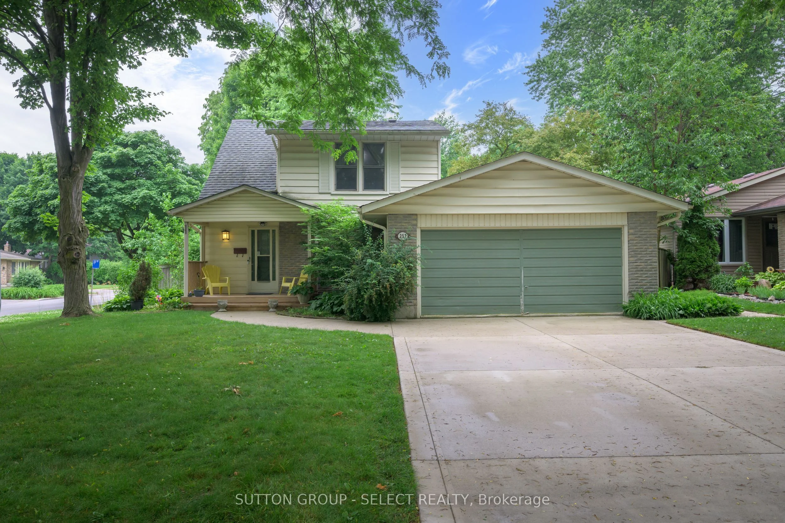 257 Edgehill Crescent, London North, ON N6G 2T6