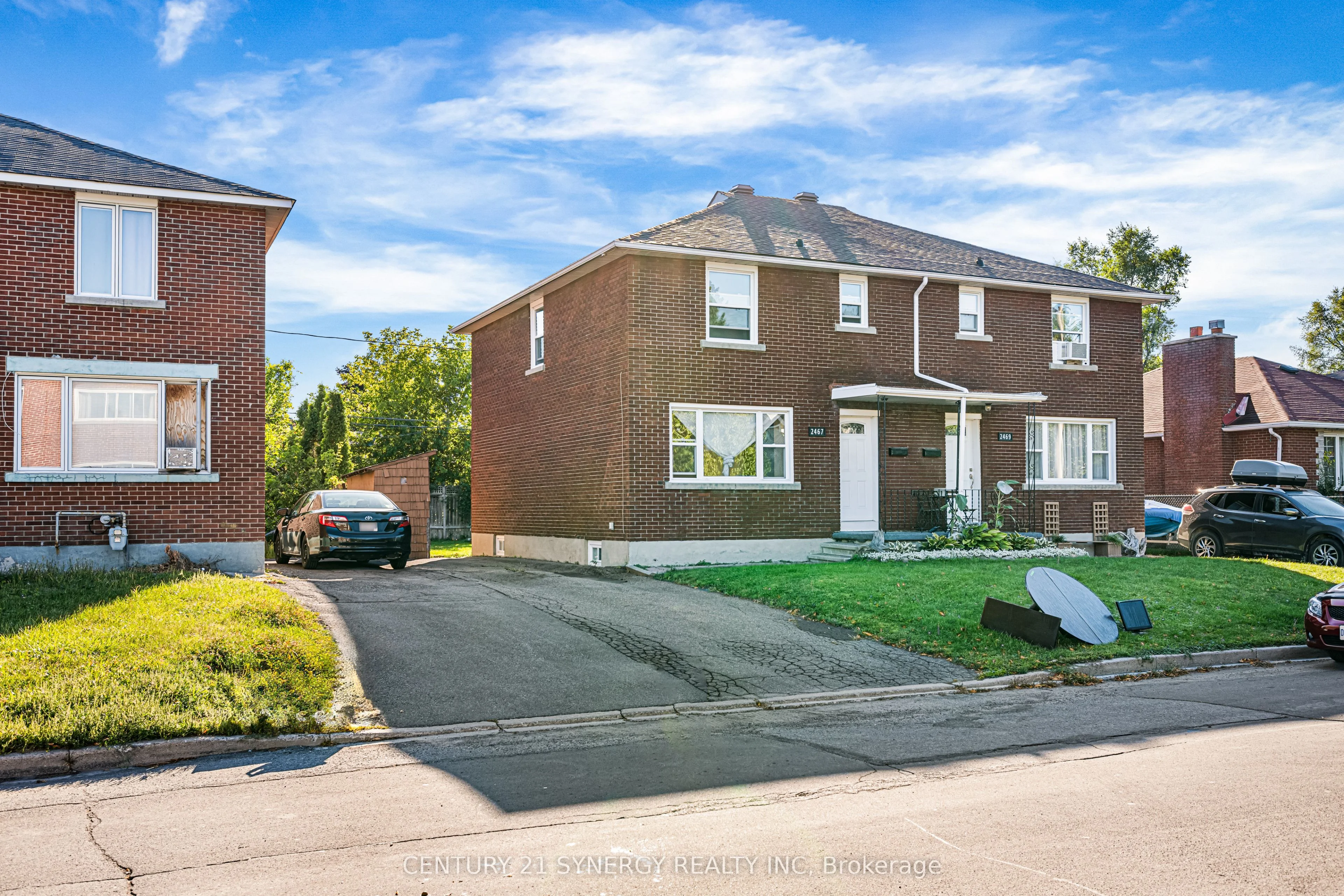 2467 Carlsen Avenue, Billings Bridge - Riverside Park and Area, ON K1V 8G2