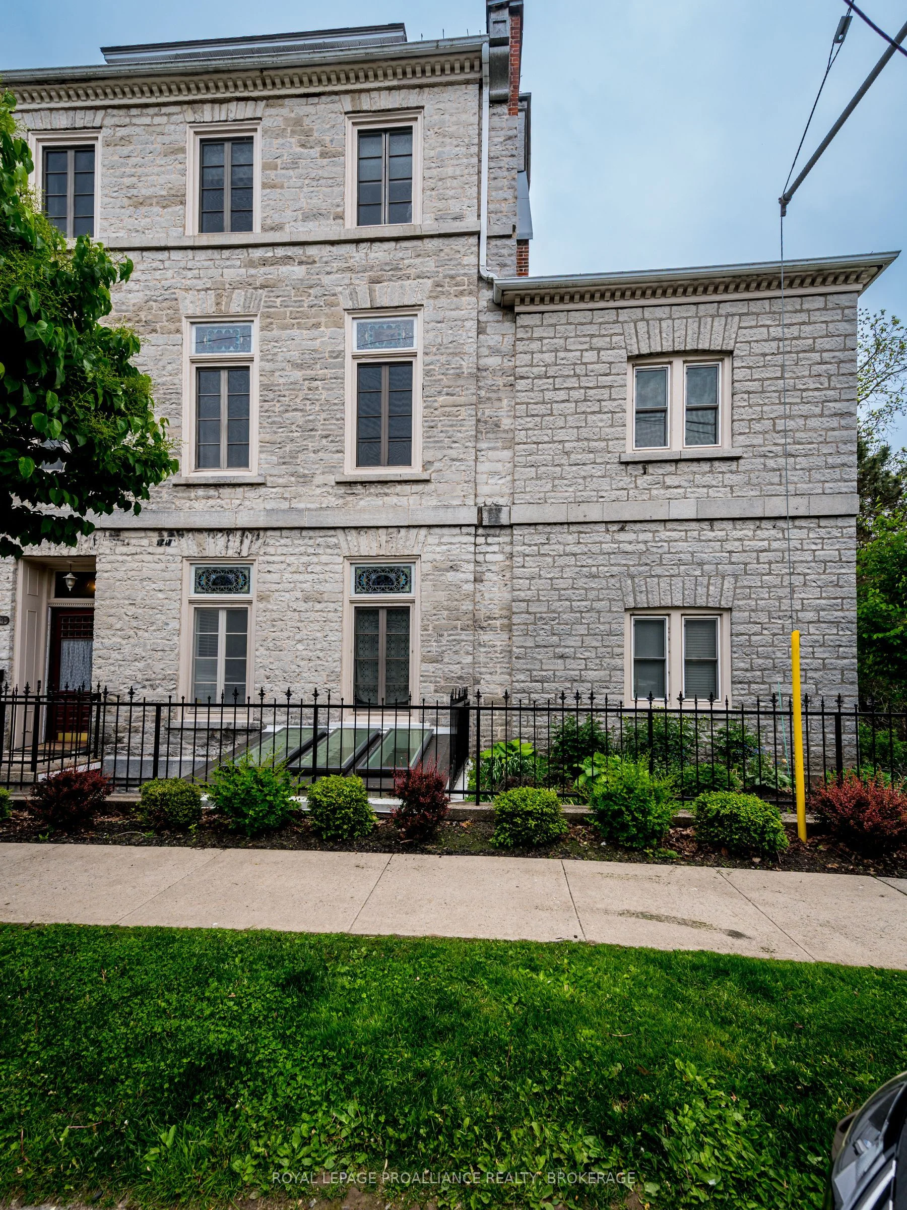 Condo Apartment in Kingston