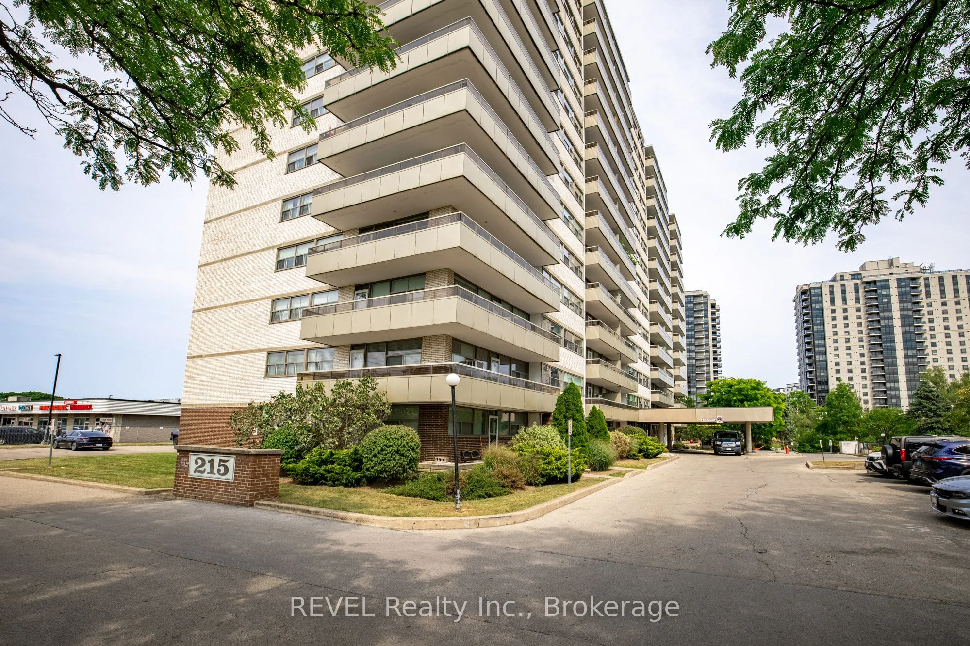 215 Glenridge Avenue 1104, St. Catharines, ON L2T 3J7