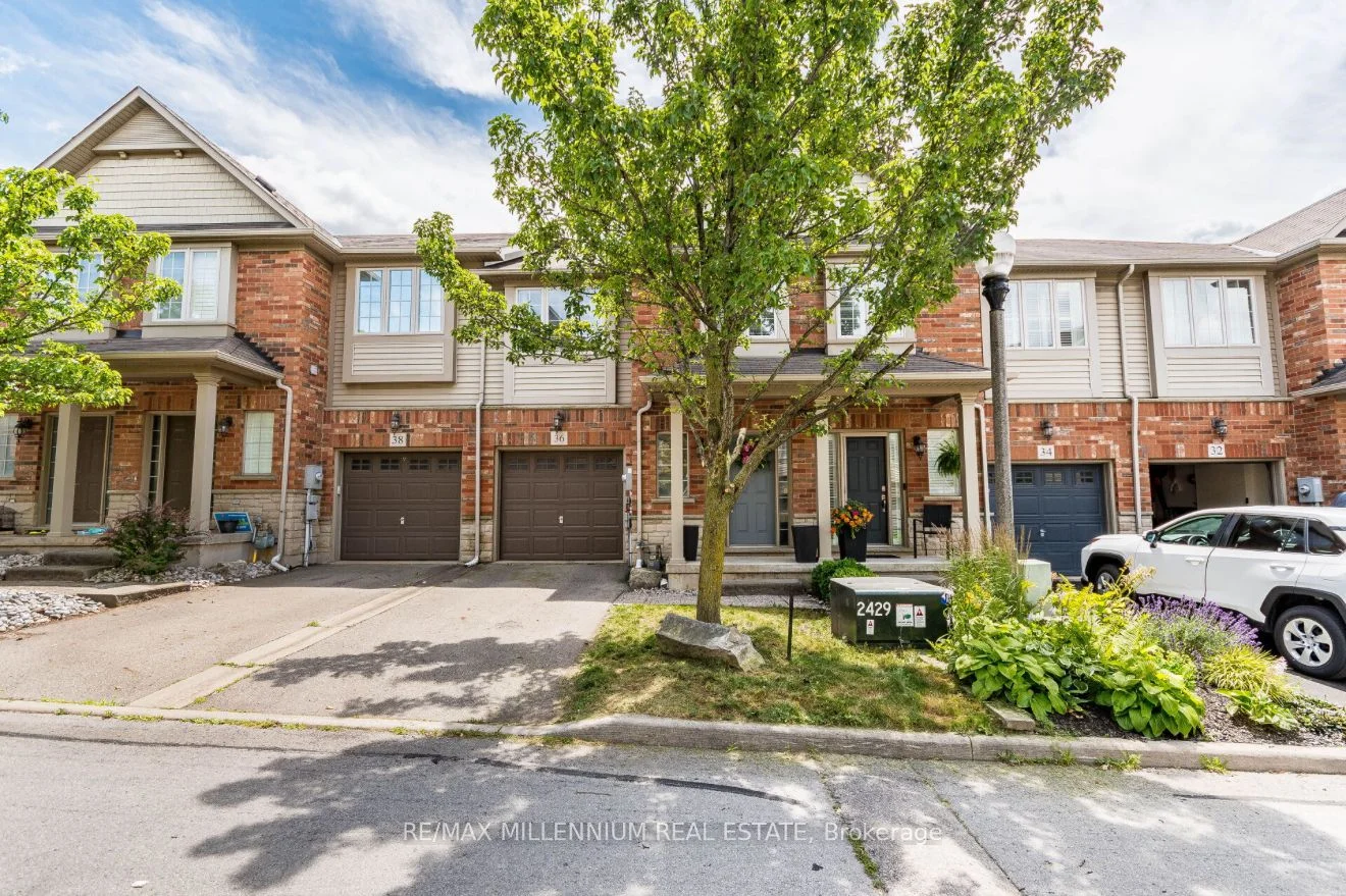 Att/Row/Townhouse in Hamilton