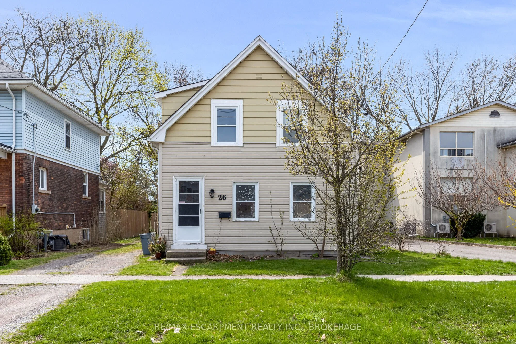 26 DACOTAH Street Main, St. Catharines, ON L2R 1Z4