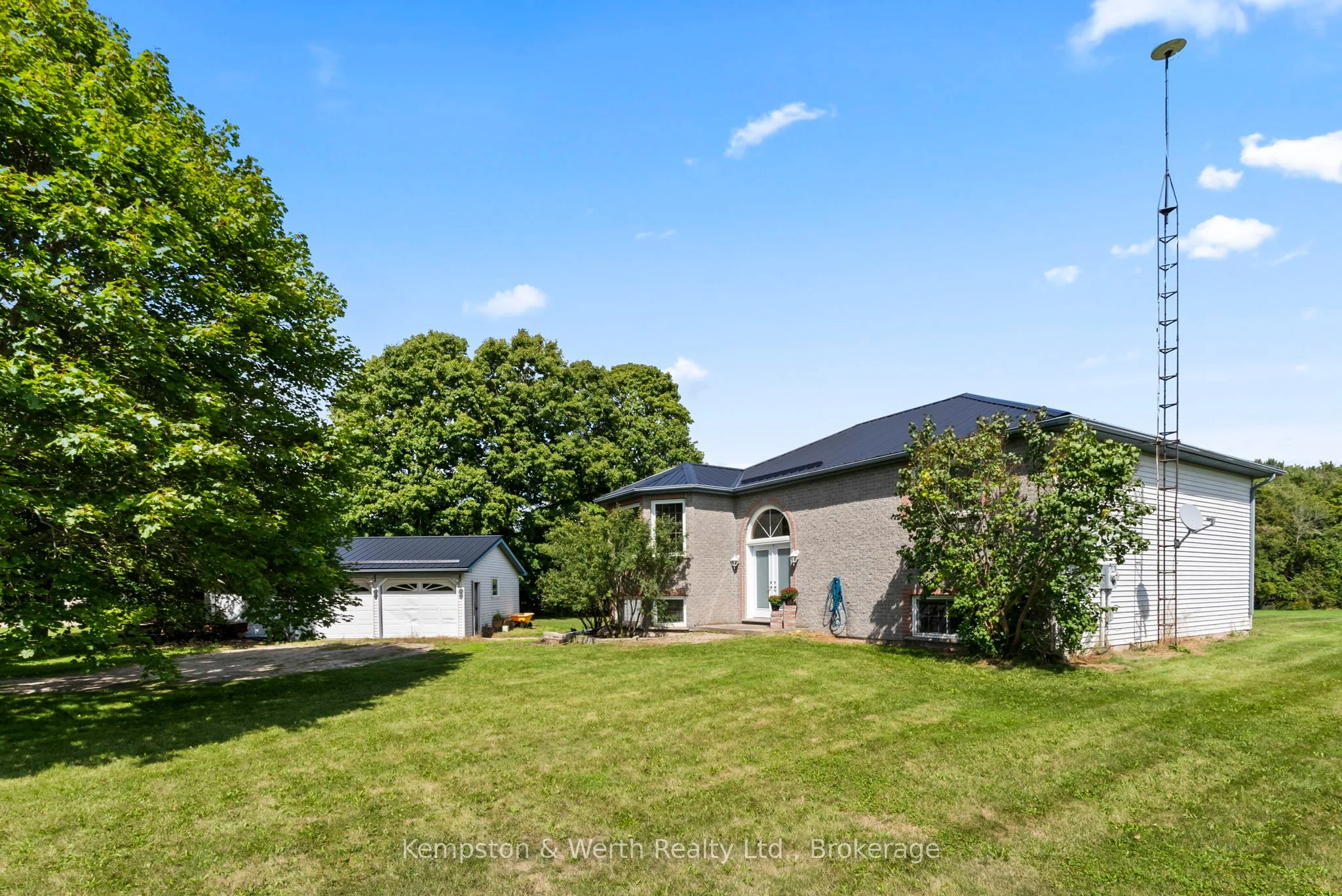 Detached in Minto