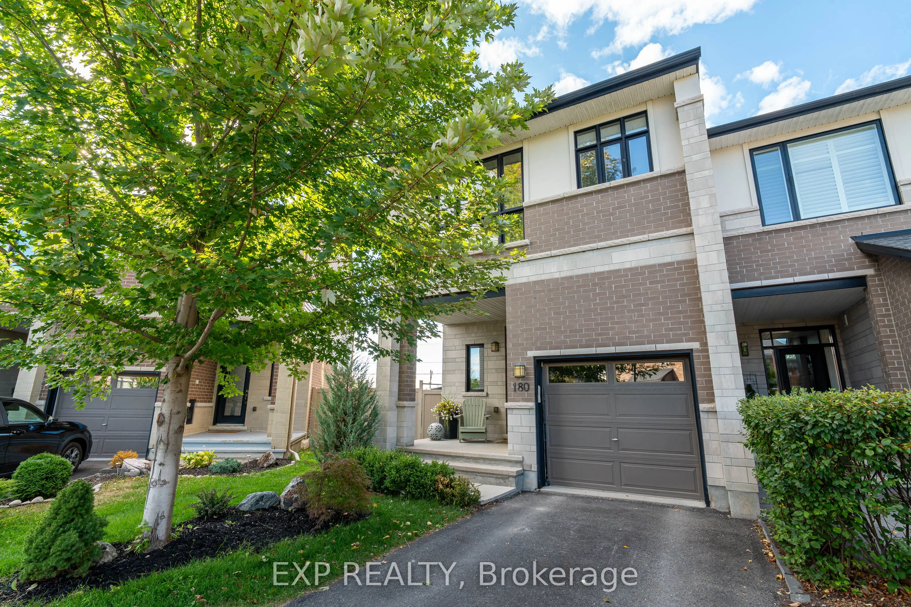 180 Mattingly Way, Blossom Park - Airport and Area, ON K4M 0C4