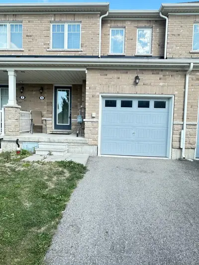 Att/Row/Townhouse in Brantford