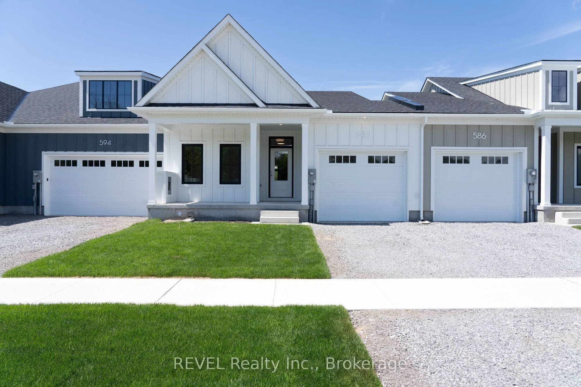 Att/Row/Townhouse in Fort Erie