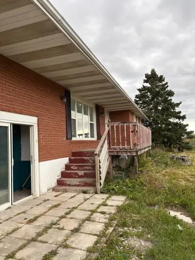 Detached in Melancthon