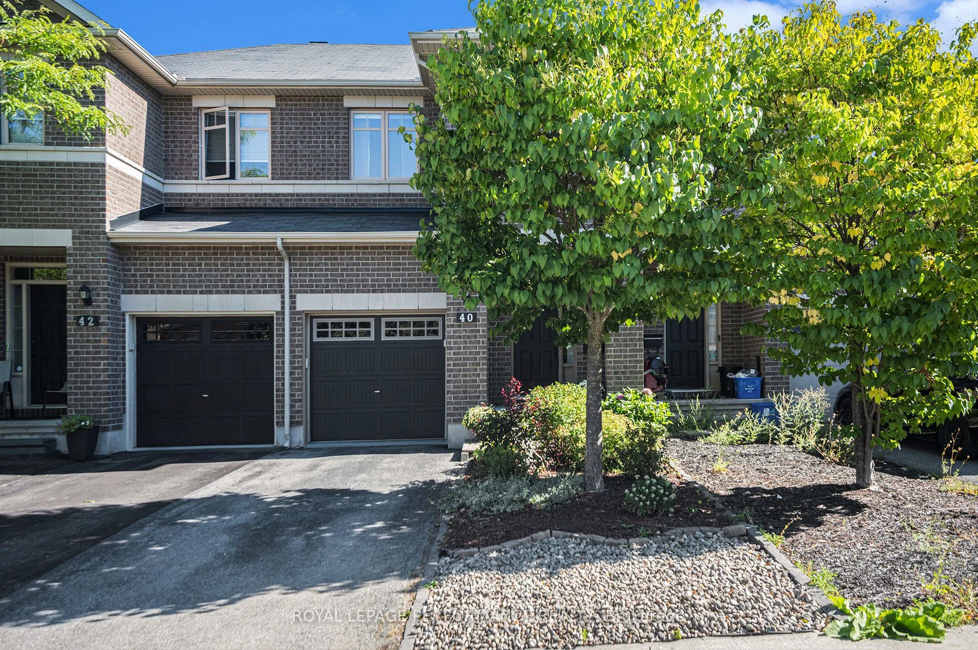 Att/Row/Townhouse in Kanata