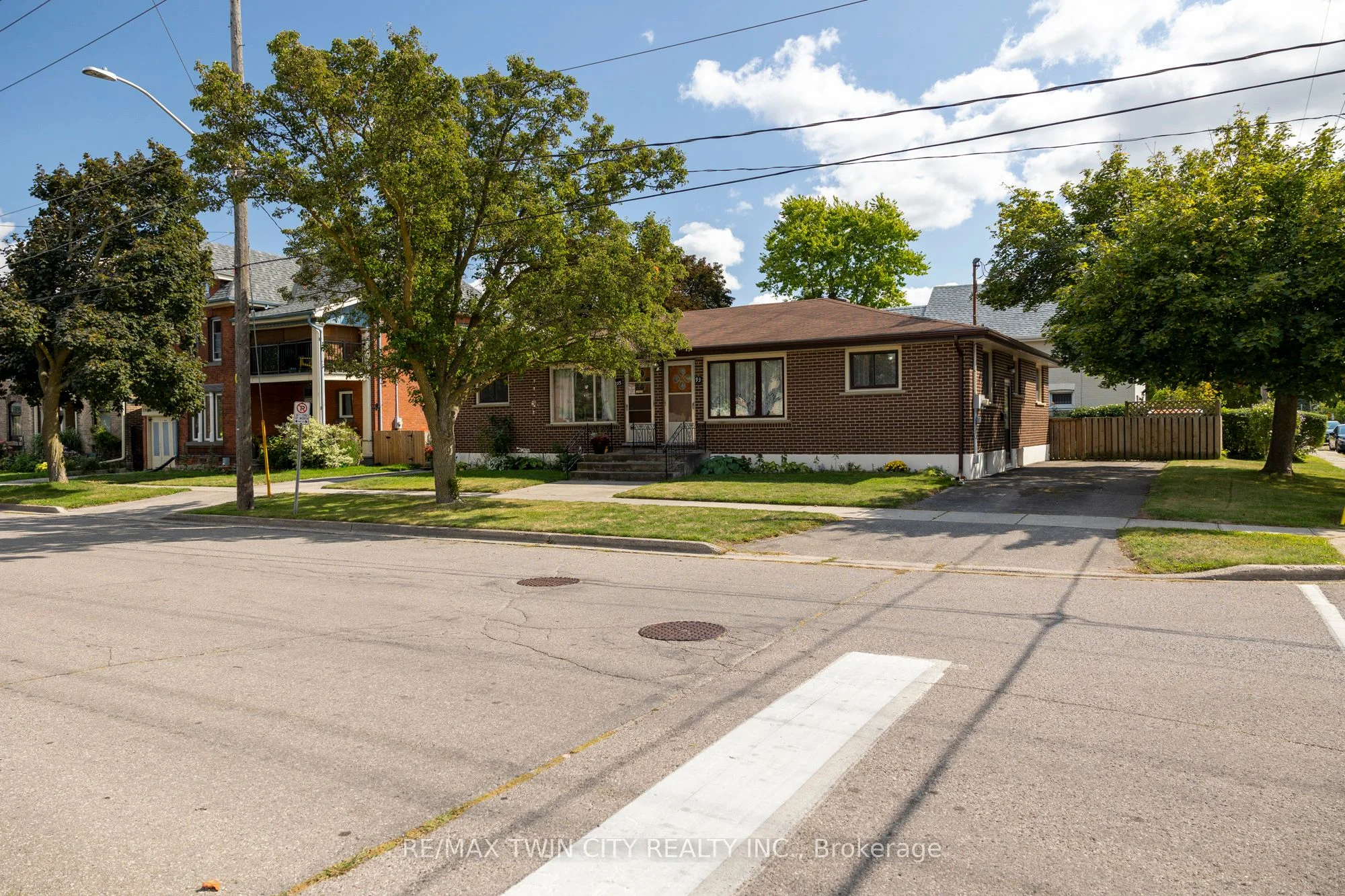 93-95 EAST Avenue, Brantford, ON N3S 3L8
