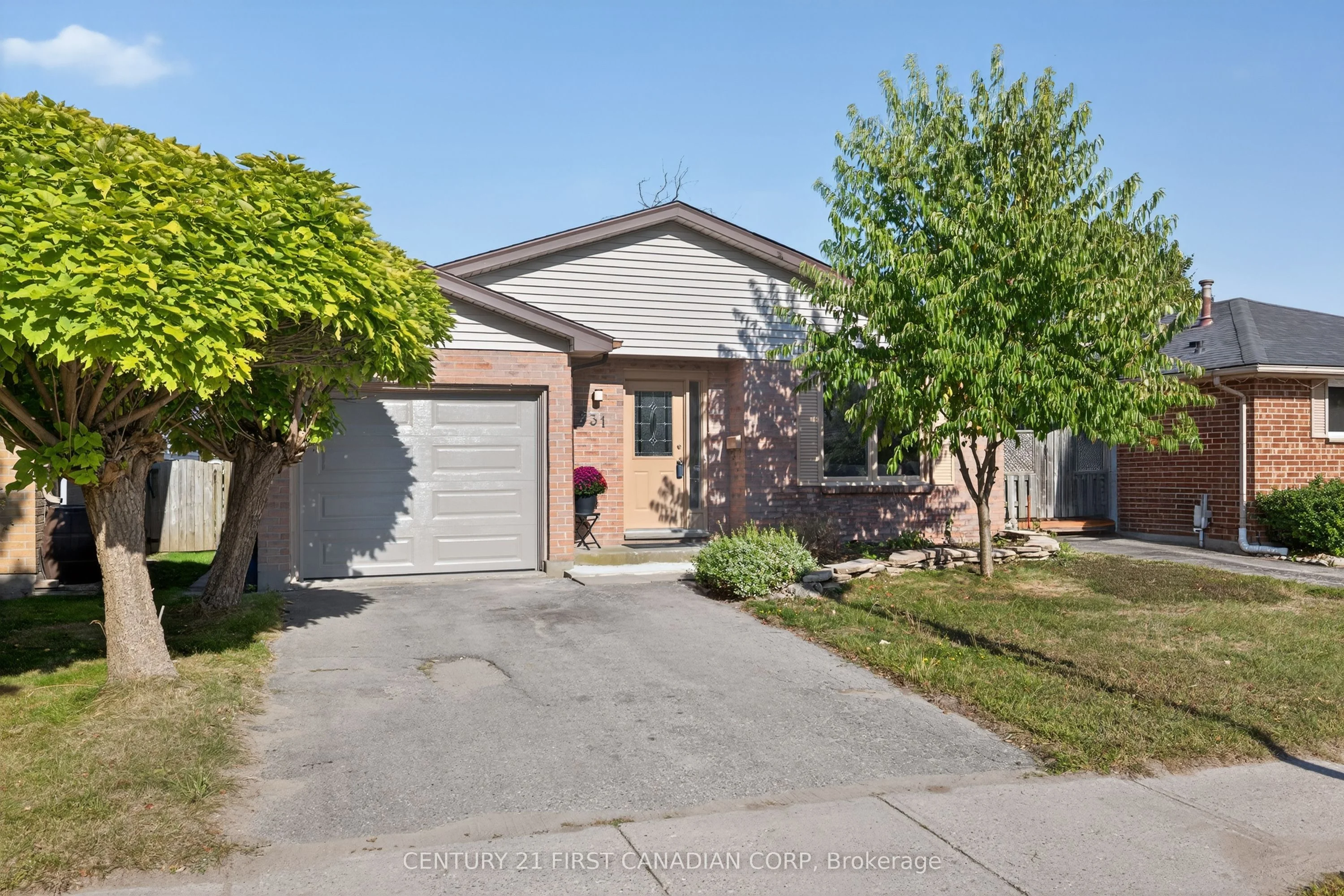 231 Portsmouth Crescent E, London East, ON N5V 4C9