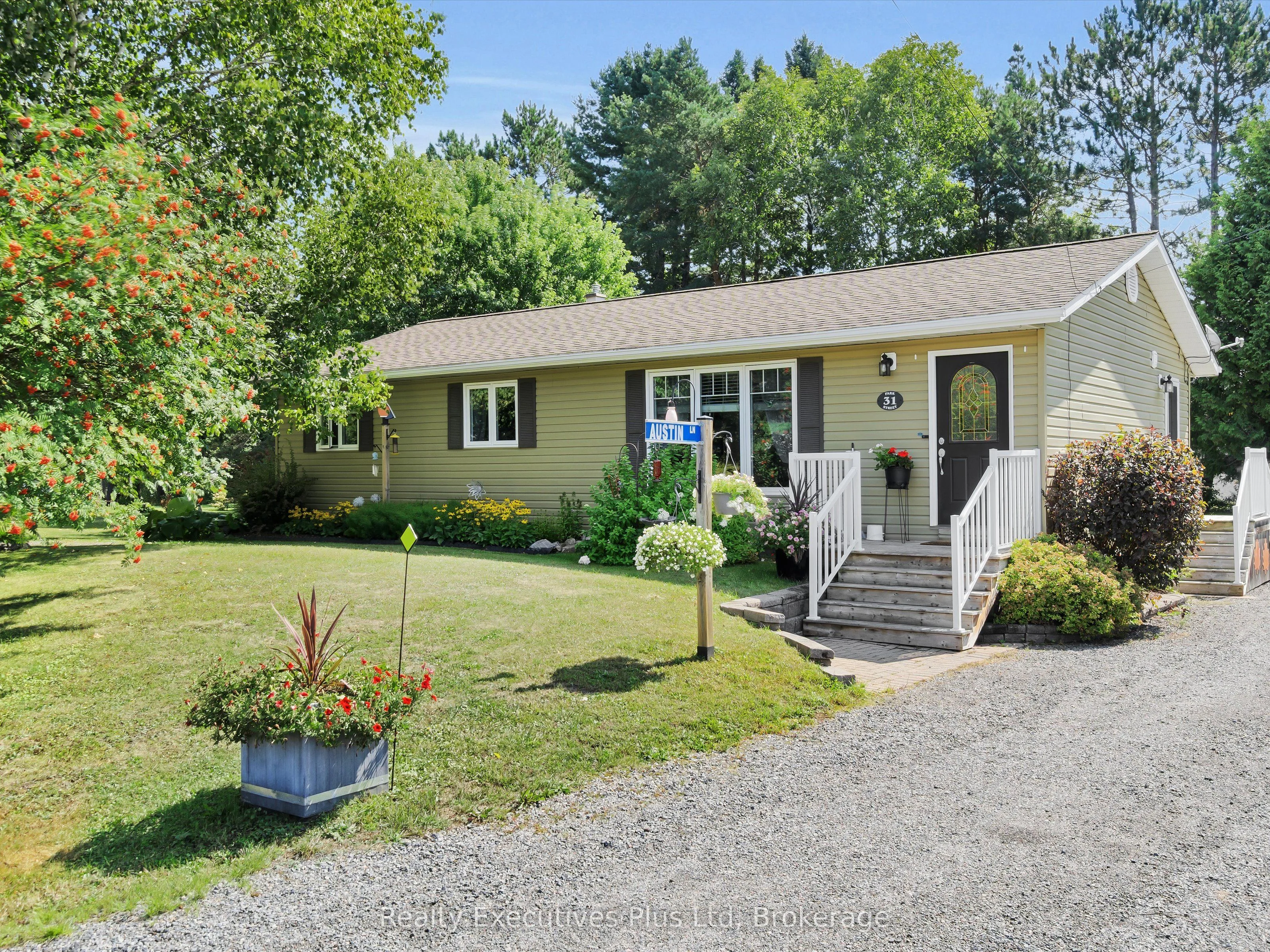 31 Park Street, Sundridge, ON P0A 1Z0