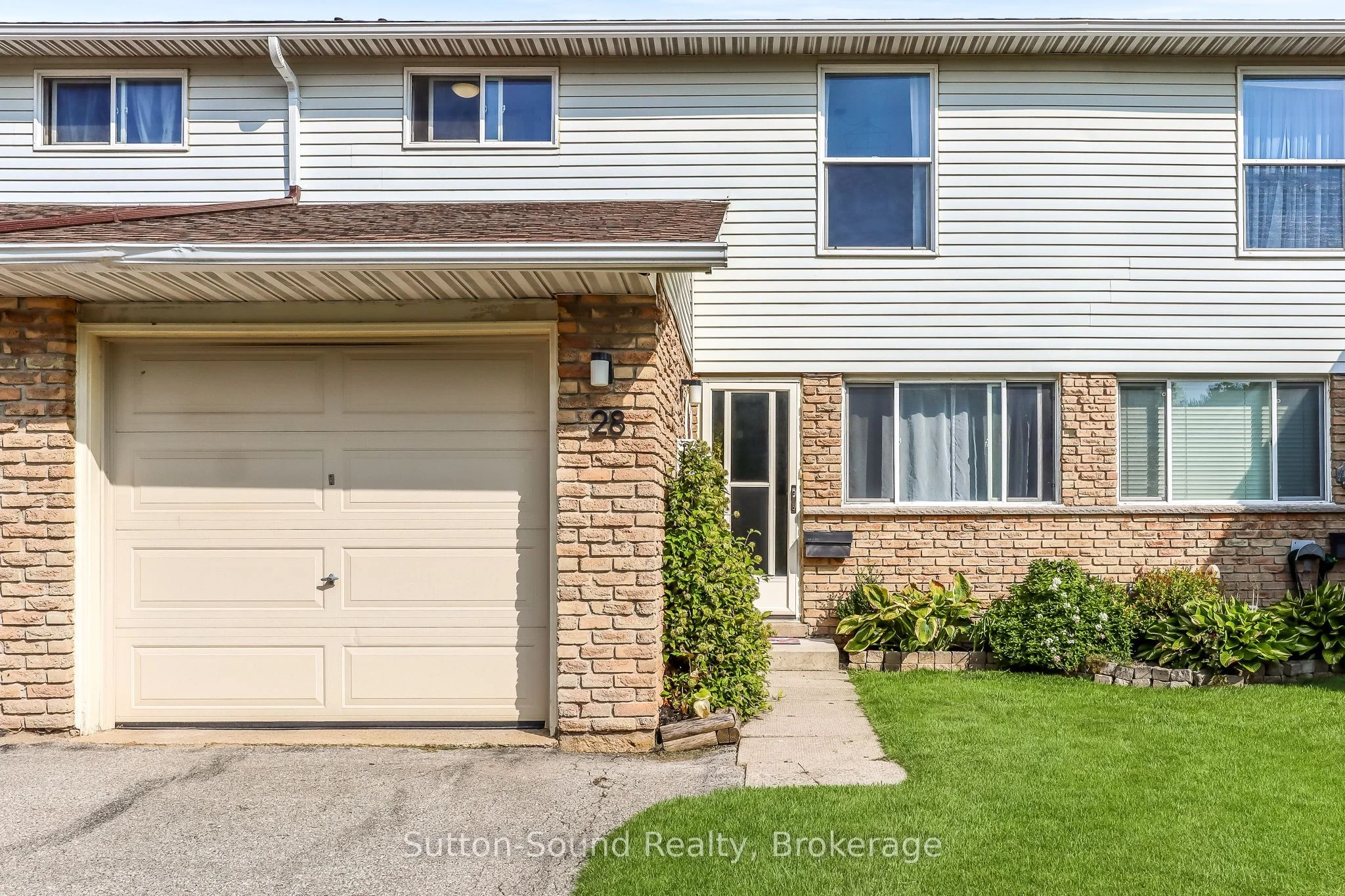 28 LAMSON Crescent 28, Owen Sound, ON N4K 6C1