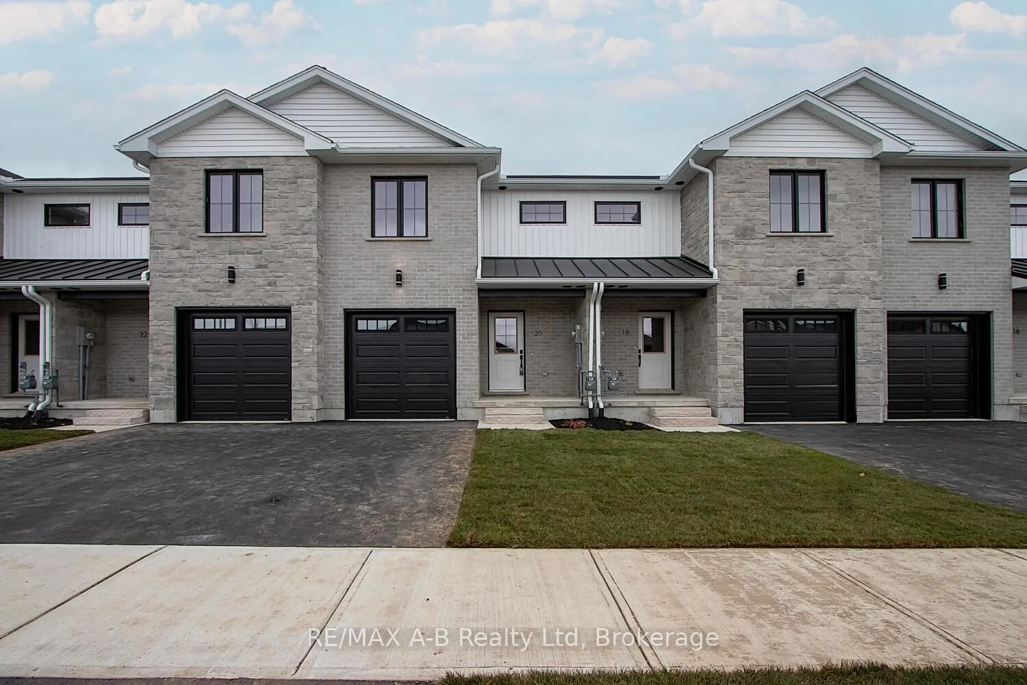 18 Linda Drive, Huron East, On N0k 1w0